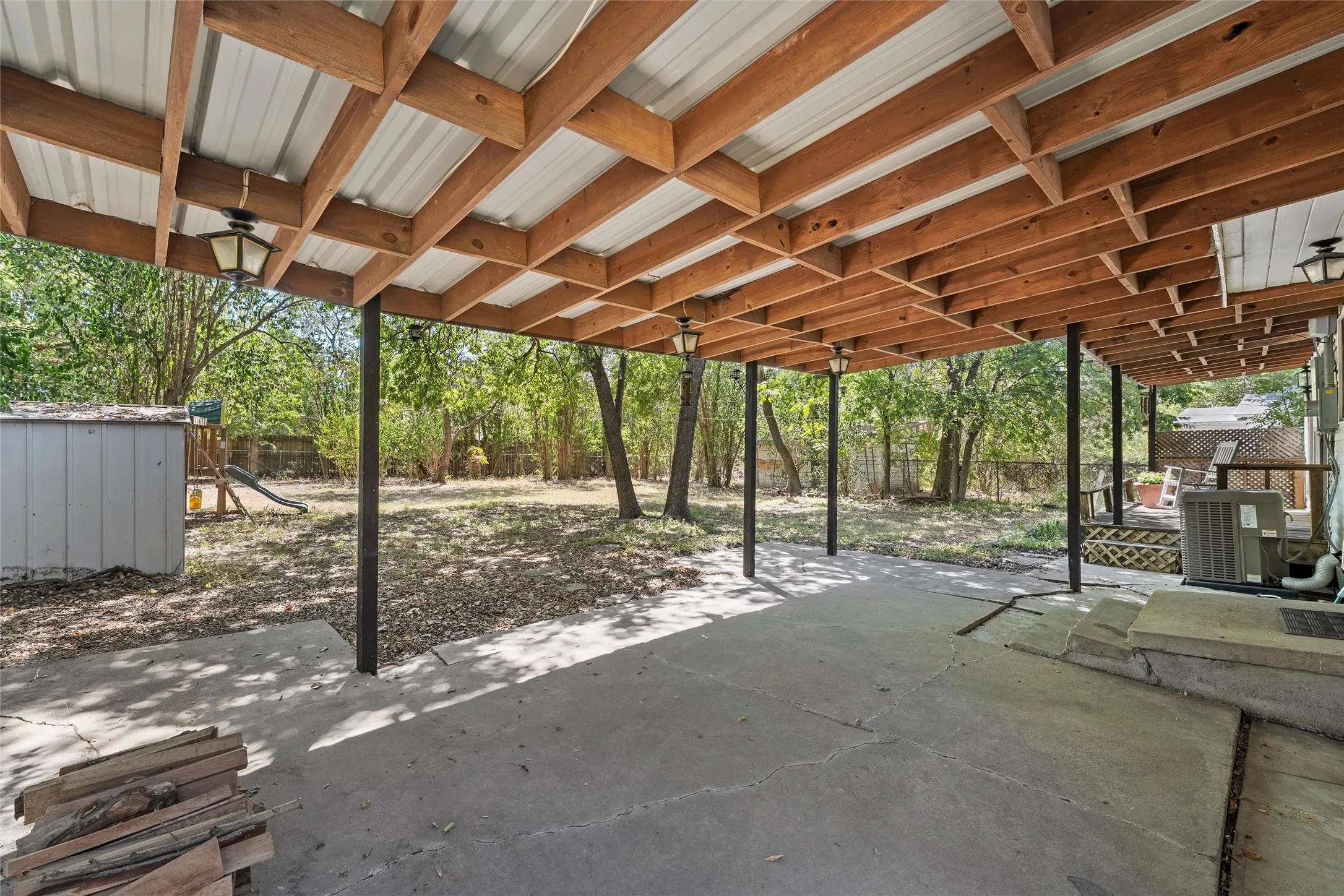 Single Family Residence For Sale in Mc Lennan County , 3512 Sleeper Avenue, Waco, Texas 76707, 2 Bedroom, 1 Bathroom, Garage spaces, 1,260 Sqft, built in 1950, mls#21389112, Real Estate Agent in Waco, Homes For Sale in Mc Lennan county, Homes For Sale in Waco, Realtor in Waco Texas, Real Estate Brokerage Independent Realty Texas, Luminita Cordes Realtor