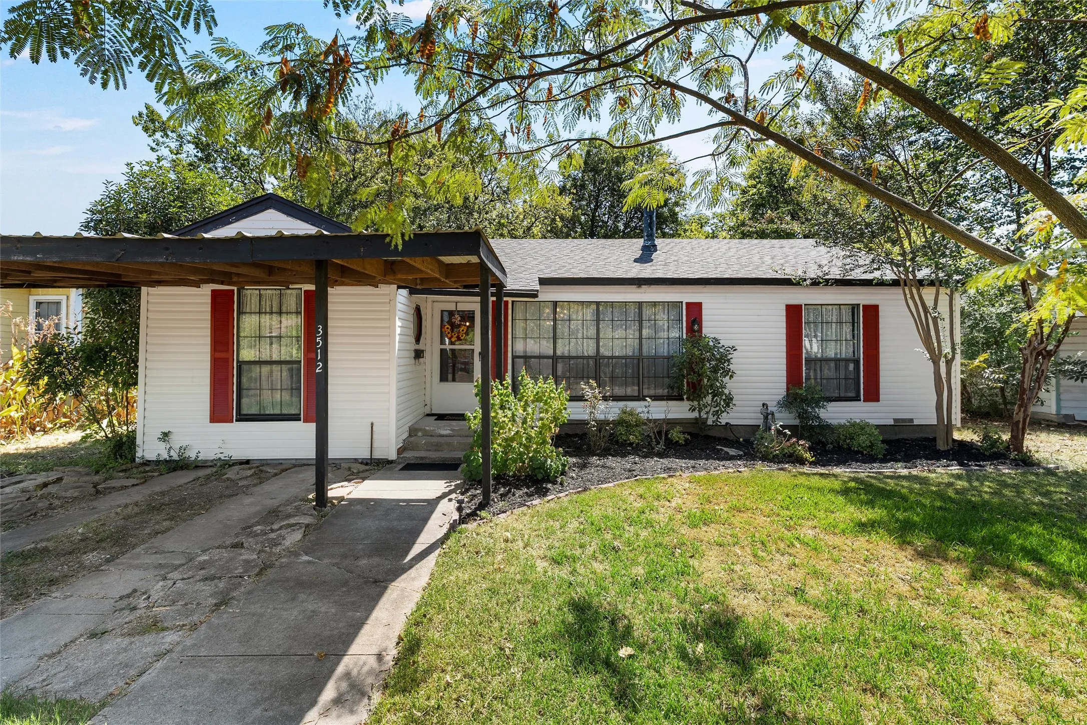 Single Family Residence For Sale in Mc Lennan County , 3512 Sleeper Avenue, Waco, Texas 76707, 2 Bedroom, 1 Bathroom, Garage spaces, 1,260 Sqft, built in 1950, mls#21389112, Real Estate Agent in Waco, Homes For Sale in Mc Lennan county, Homes For Sale in Waco, Realtor in Waco Texas, Real Estate Brokerage Independent Realty Texas, Luminita Cordes Realtor