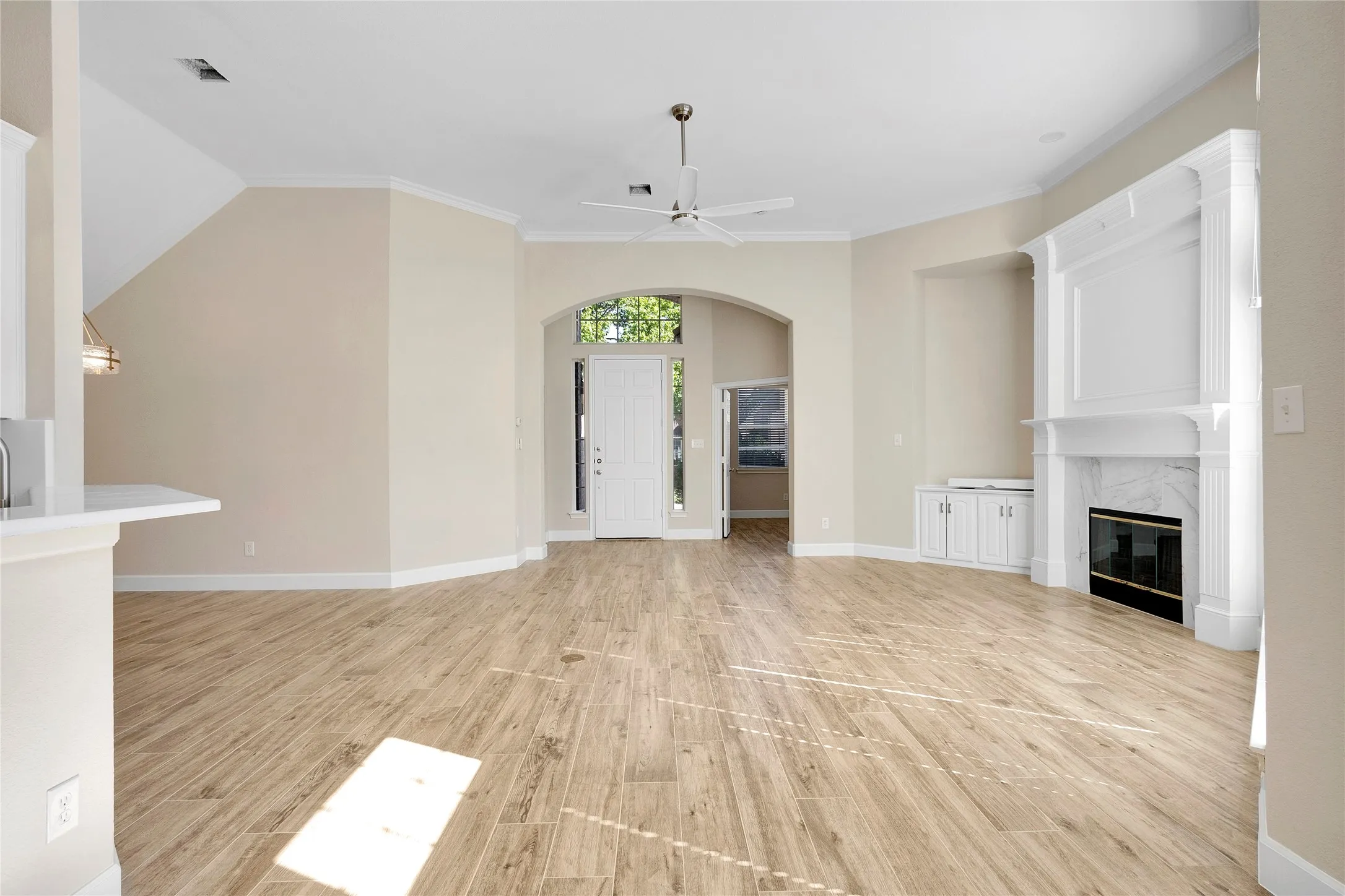 Single Family Residence For Rent in Collin County , 7042 Aspen Creek Lane, Dallas, Texas 75252, 3 Bedroom, 2 Bathroom, 2 Garage spaces, 1,672 Sqft, built in 1997, mls#21388470, Real Estate Agent in Dallas, Homes For Rent in Collin county, Homes For Rent in Dallas, Realtor in Dallas Texas, Real Estate Brokerage Independent Realty Texas, Luminita Cordes Realtor