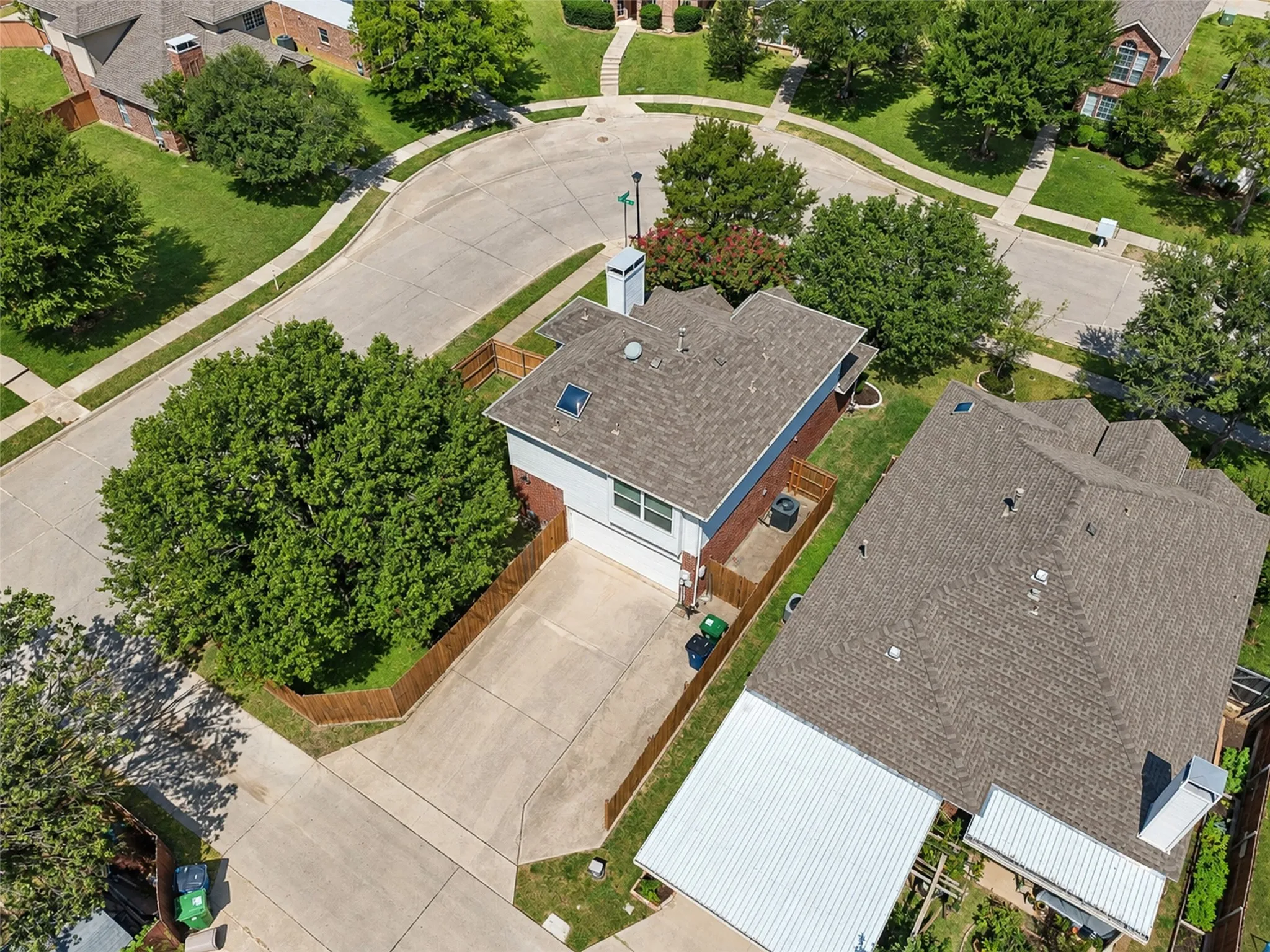 Single Family Residence For Sale in Denton County , 1426 Di Orio Drive, Lewisville, Texas 75067, 3 Bedroom, 3 Bathroom, 2 Garage spaces, 1,453 Sqft, built in 1998, mls#21385385, Real Estate Agent in Lewisville, Homes For Sale in Denton county, Homes For Sale in Lewisville, Realtor in Lewisville Texas, Real Estate Brokerage Independent Realty Texas, Luminita Cordes Realtor