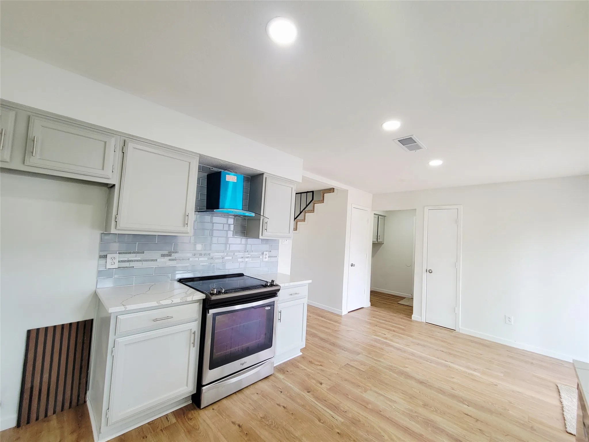 Single Family Residence For Sale in Dallas County , 2317 Woodhollow Avenue, Mesquite, Texas 75150, 3 Bedroom, 2 Bathroom, 2 Garage spaces, 2,038 Sqft, built in 1983, mls#21389966, Real Estate Agent in Mesquite, Homes For Sale in Dallas county, Homes For Sale in Mesquite, Realtor in Mesquite Texas, Real Estate Brokerage Independent Realty Texas, Luminita Cordes Realtor