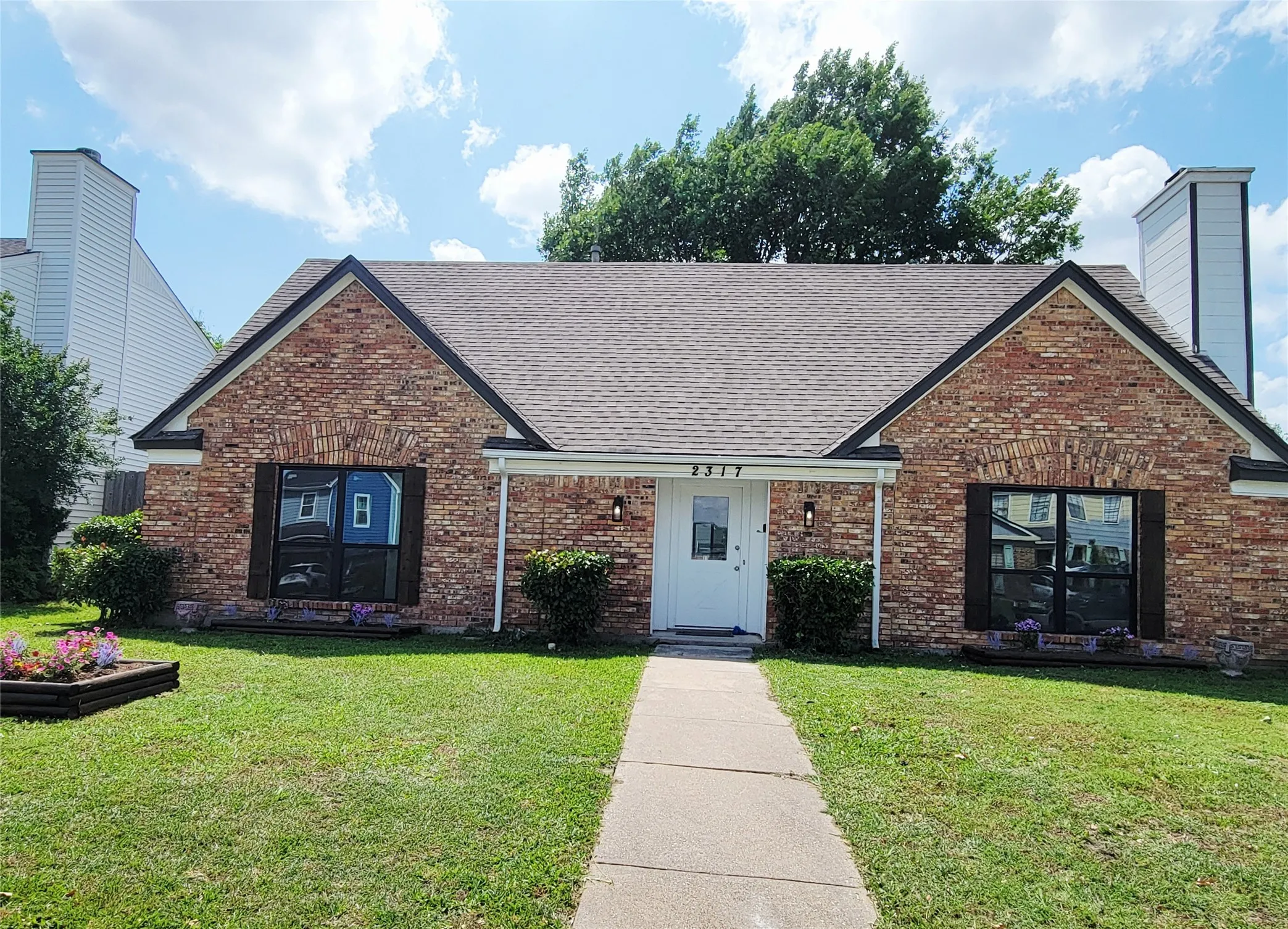 Single Family Residence For Sale in Dallas County , 2317 Woodhollow Avenue, Mesquite, Texas 75150, 3 Bedroom, 2 Bathroom, 2 Garage spaces, 2,038 Sqft, built in 1983, mls#21389966, Real Estate Agent in Mesquite, Homes For Sale in Dallas county, Homes For Sale in Mesquite, Realtor in Mesquite Texas, Real Estate Brokerage Independent Realty Texas, Luminita Cordes Realtor