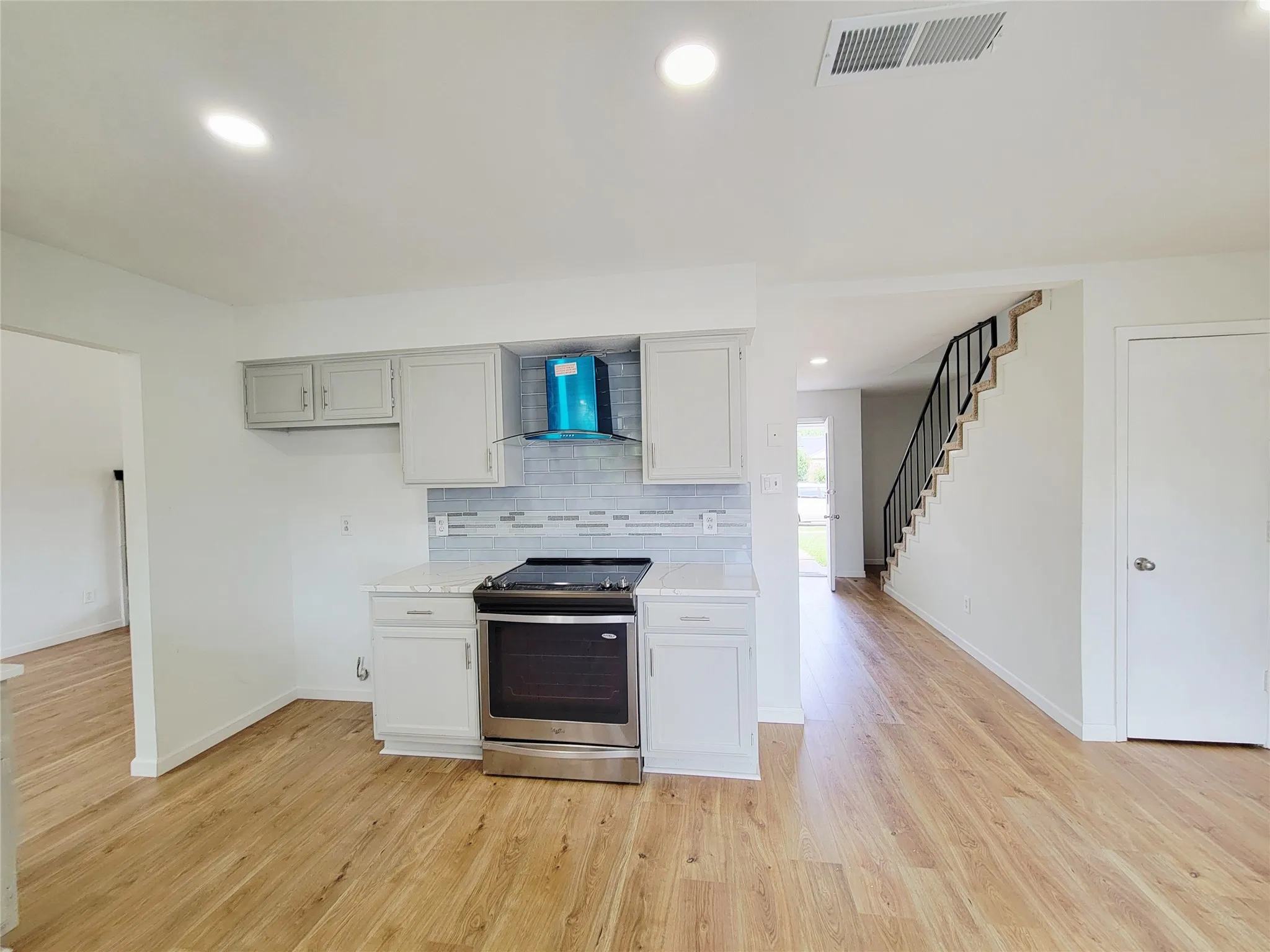 Single Family Residence For Sale in Dallas County , 2317 Woodhollow Avenue, Mesquite, Texas 75150, 3 Bedroom, 2 Bathroom, 2 Garage spaces, 2,038 Sqft, built in 1983, mls#21389966, Real Estate Agent in Mesquite, Homes For Sale in Dallas county, Homes For Sale in Mesquite, Realtor in Mesquite Texas, Real Estate Brokerage Independent Realty Texas, Luminita Cordes Realtor