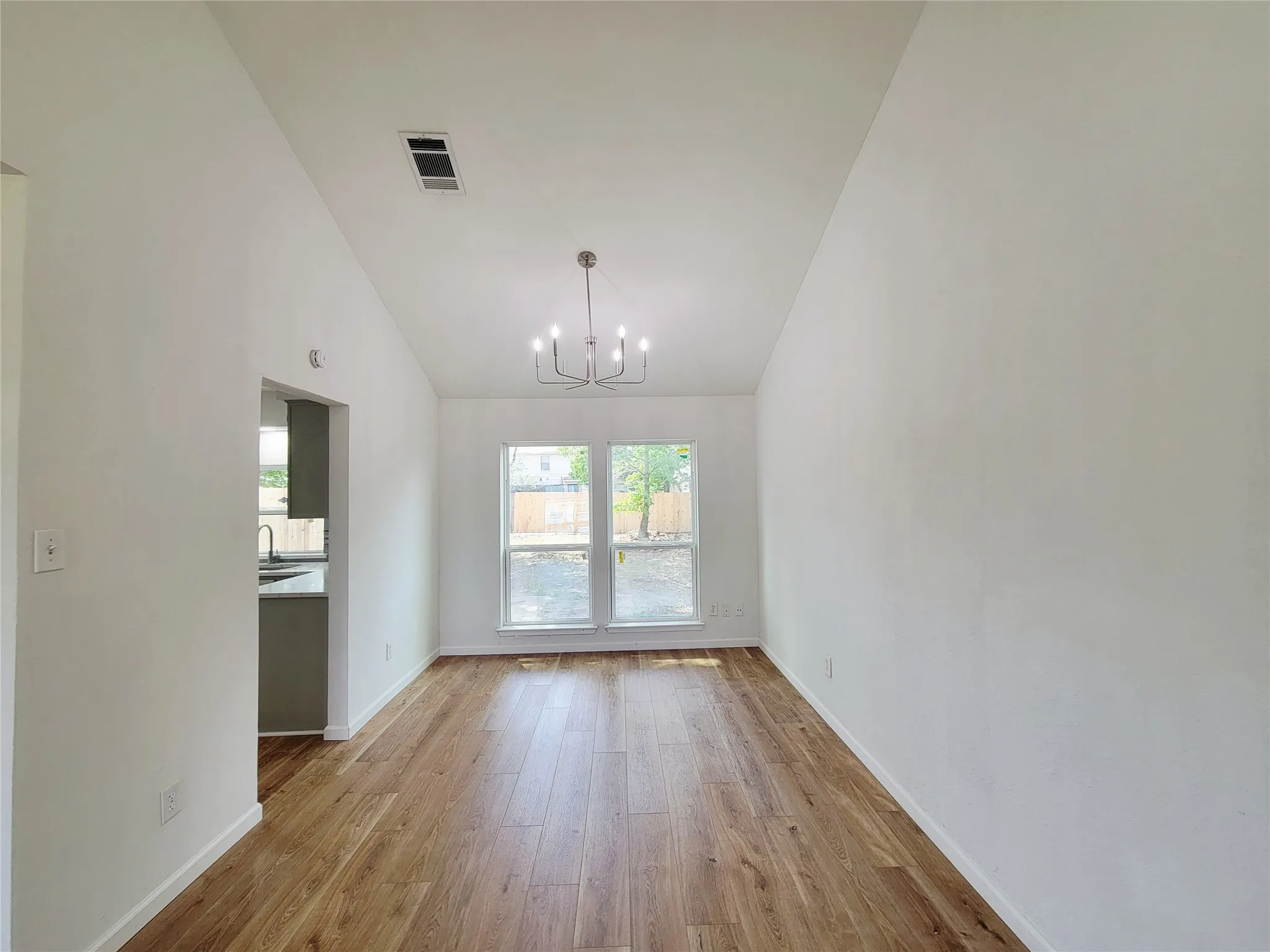 Single Family Residence For Sale in Dallas County , 2317 Woodhollow Avenue, Mesquite, Texas 75150, 3 Bedroom, 2 Bathroom, 2 Garage spaces, 2,038 Sqft, built in 1983, mls#21389966, Real Estate Agent in Mesquite, Homes For Sale in Dallas county, Homes For Sale in Mesquite, Realtor in Mesquite Texas, Real Estate Brokerage Independent Realty Texas, Luminita Cordes Realtor