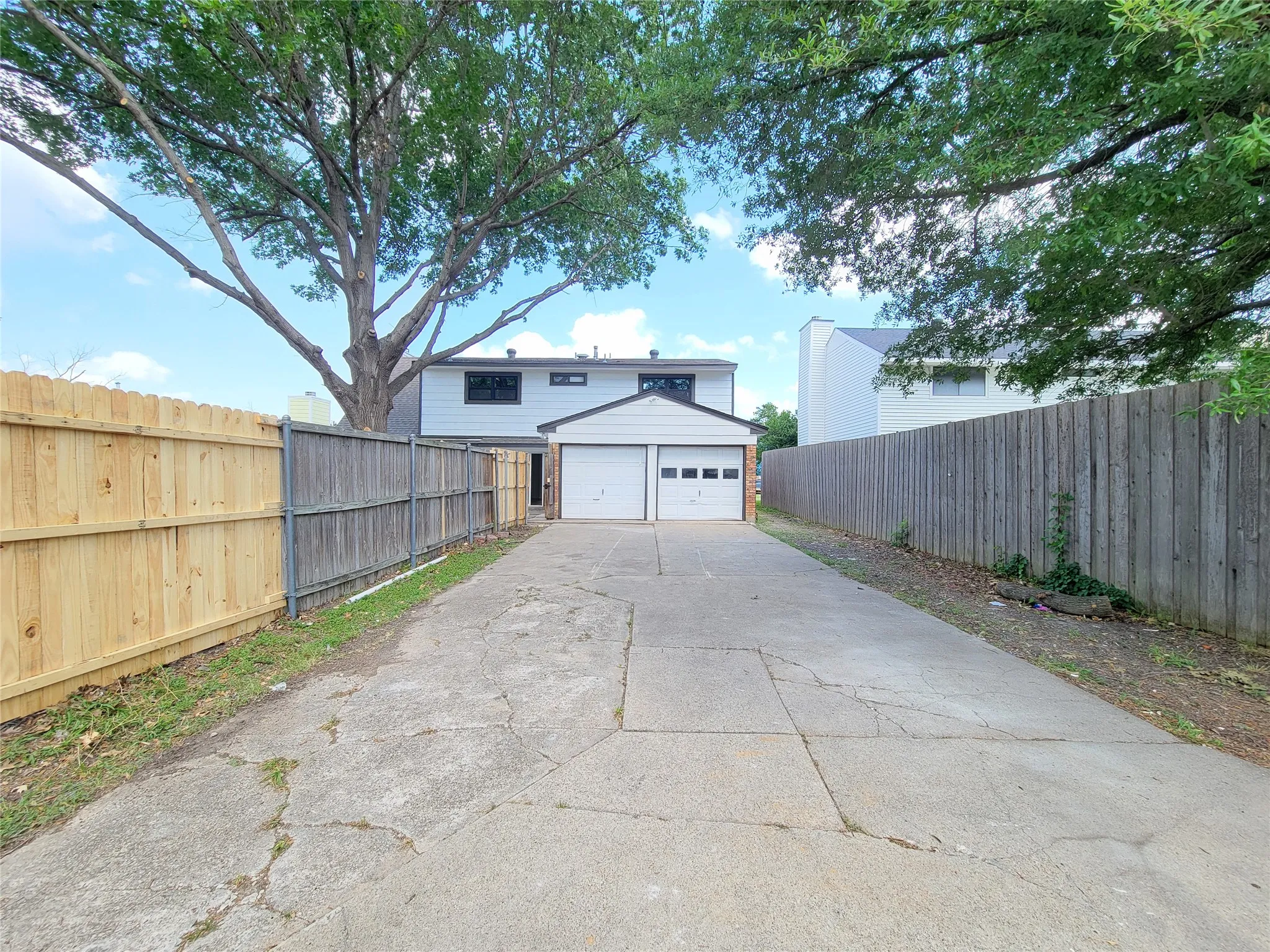 Single Family Residence For Sale in Dallas County , 2317 Woodhollow Avenue, Mesquite, Texas 75150, 3 Bedroom, 2 Bathroom, 2 Garage spaces, 2,038 Sqft, built in 1983, mls#21389966, Real Estate Agent in Mesquite, Homes For Sale in Dallas county, Homes For Sale in Mesquite, Realtor in Mesquite Texas, Real Estate Brokerage Independent Realty Texas, Luminita Cordes Realtor