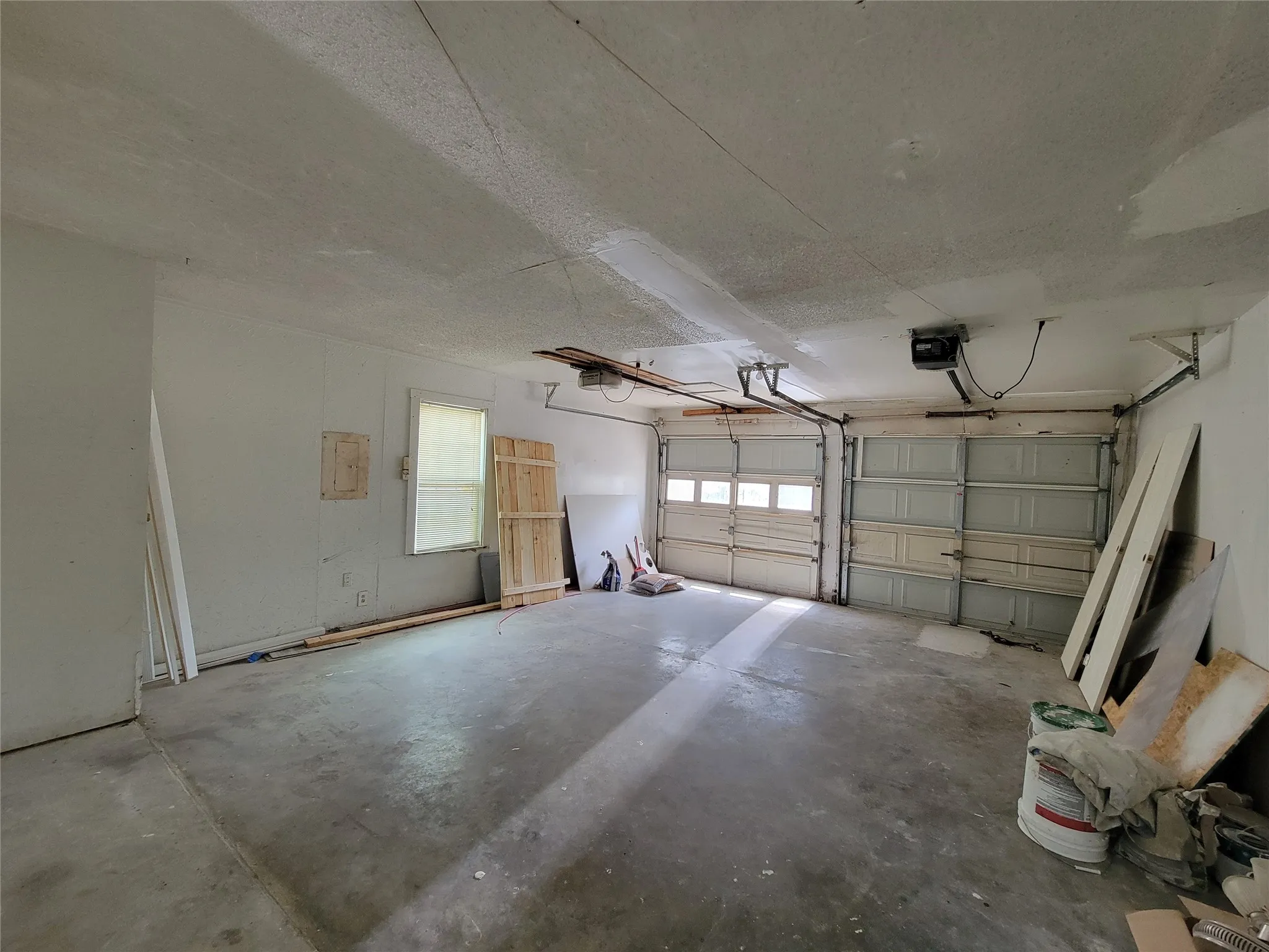 Single Family Residence For Sale in Dallas County , 2317 Woodhollow Avenue, Mesquite, Texas 75150, 3 Bedroom, 2 Bathroom, 2 Garage spaces, 2,038 Sqft, built in 1983, mls#21389966, Real Estate Agent in Mesquite, Homes For Sale in Dallas county, Homes For Sale in Mesquite, Realtor in Mesquite Texas, Real Estate Brokerage Independent Realty Texas, Luminita Cordes Realtor