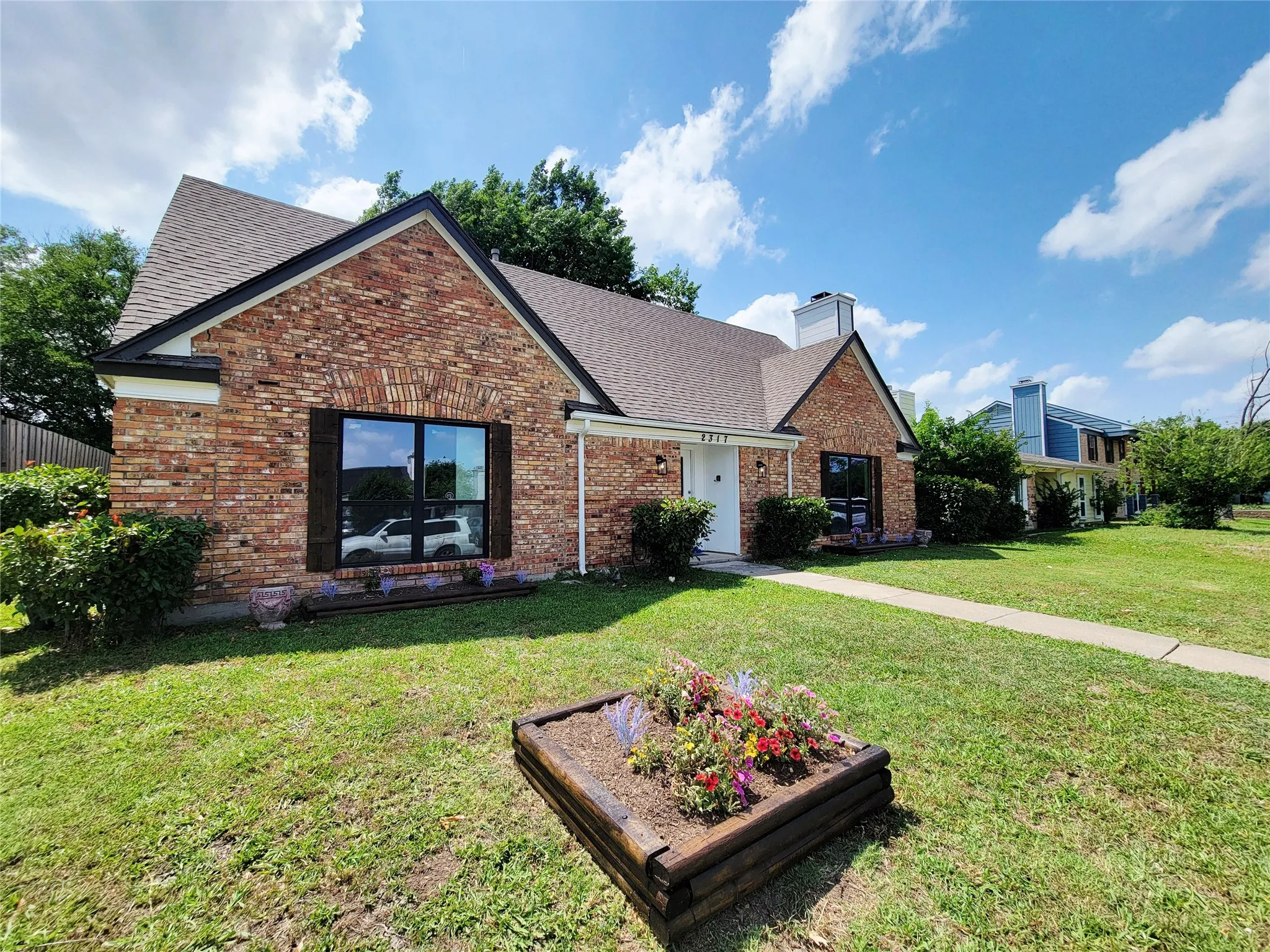 Single Family Residence For Sale in Dallas County , 2317 Woodhollow Avenue, Mesquite, Texas 75150, 3 Bedroom, 2 Bathroom, 2 Garage spaces, 2,038 Sqft, built in 1983, mls#21389966, Real Estate Agent in Mesquite, Homes For Sale in Dallas county, Homes For Sale in Mesquite, Realtor in Mesquite Texas, Real Estate Brokerage Independent Realty Texas, Luminita Cordes Realtor