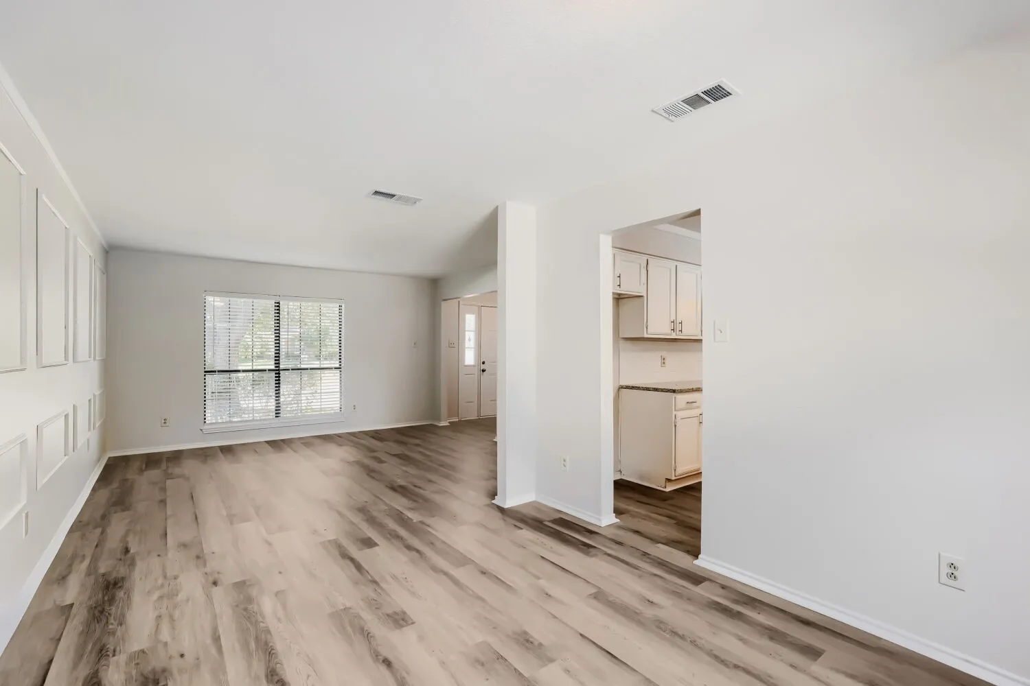 Single Family Residence For Sale in Collin County , 4008 18th Street, Plano, Texas 75074, 4 Bedroom, 3 Bathroom, 2 Garage spaces, 2,398 Sqft, built in 1984, mls#21204567, Real Estate Agent in Plano, Homes For Sale in Collin county, Homes For Sale in Plano, Realtor in Plano Texas, Real Estate Brokerage Independent Realty Texas, Luminita Cordes Realtor