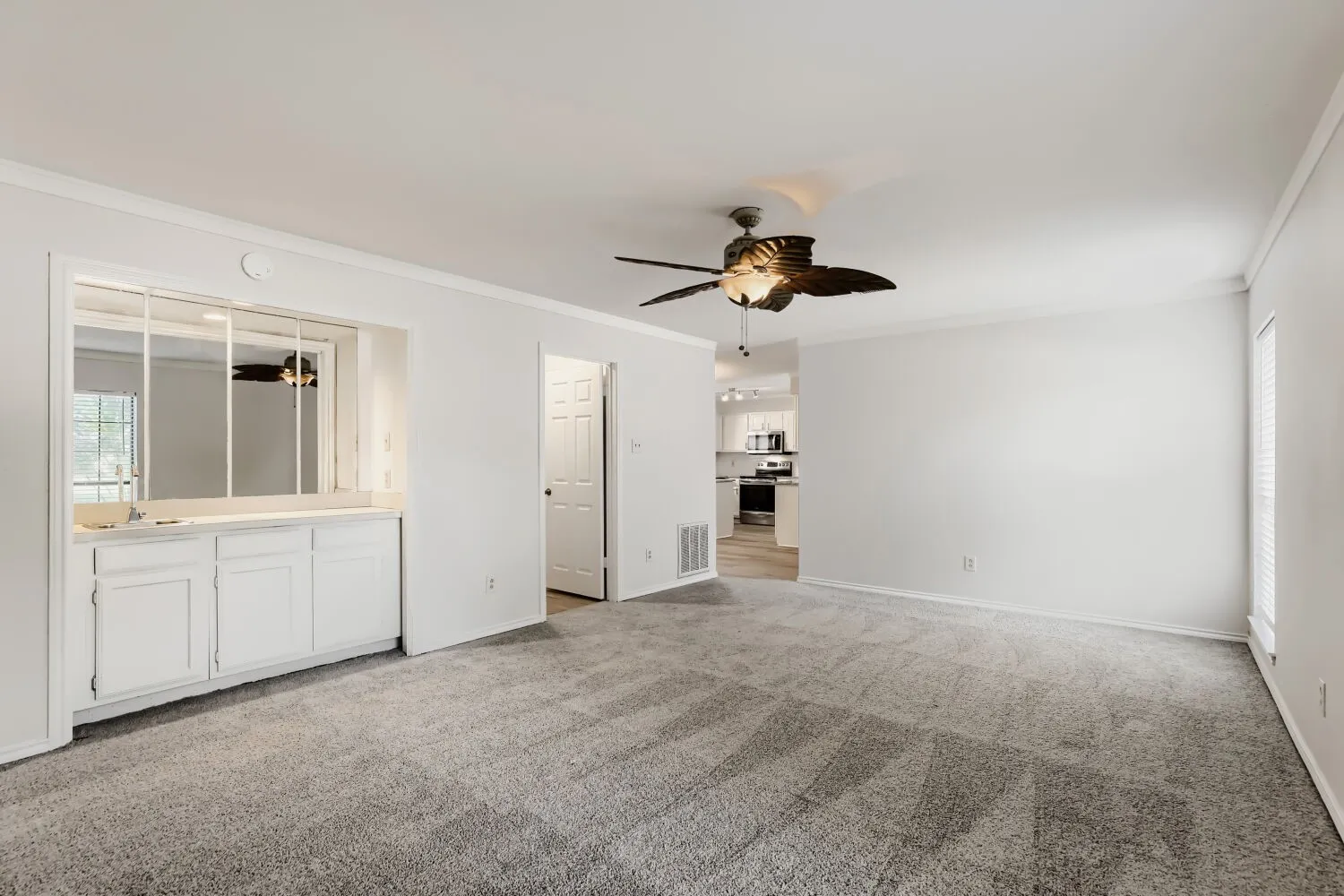 Single Family Residence For Sale in Collin County , 4008 18th Street, Plano, Texas 75074, 4 Bedroom, 3 Bathroom, 2 Garage spaces, 2,398 Sqft, built in 1984, mls#21204567, Real Estate Agent in Plano, Homes For Sale in Collin county, Homes For Sale in Plano, Realtor in Plano Texas, Real Estate Brokerage Independent Realty Texas, Luminita Cordes Realtor