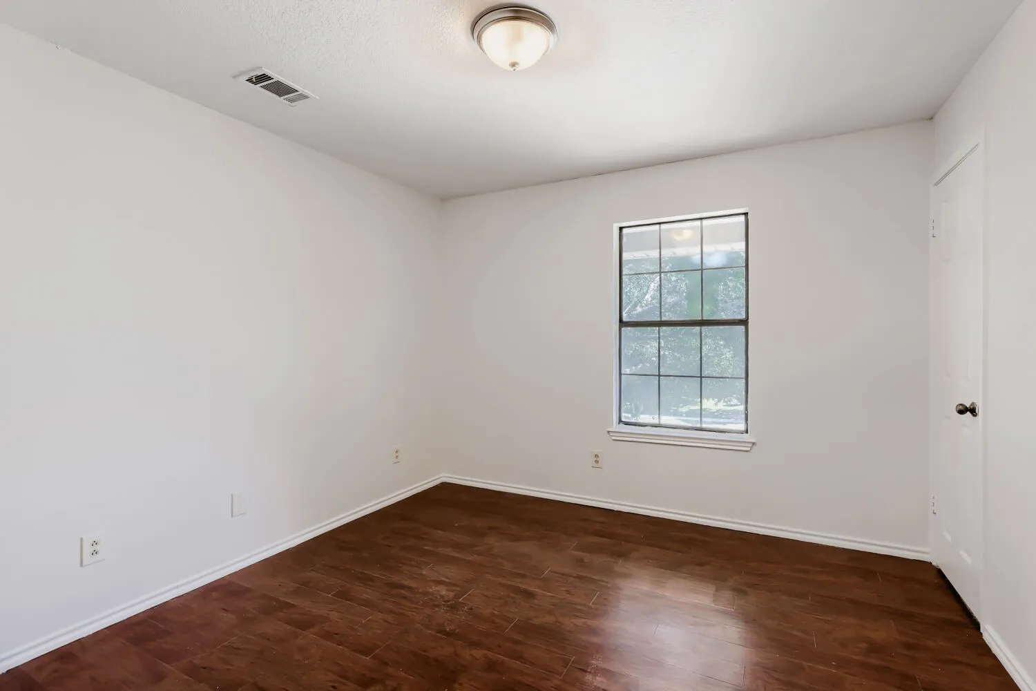 Single Family Residence For Sale in Collin County , 4008 18th Street, Plano, Texas 75074, 4 Bedroom, 3 Bathroom, 2 Garage spaces, 2,398 Sqft, built in 1984, mls#21204567, Real Estate Agent in Plano, Homes For Sale in Collin county, Homes For Sale in Plano, Realtor in Plano Texas, Real Estate Brokerage Independent Realty Texas, Luminita Cordes Realtor