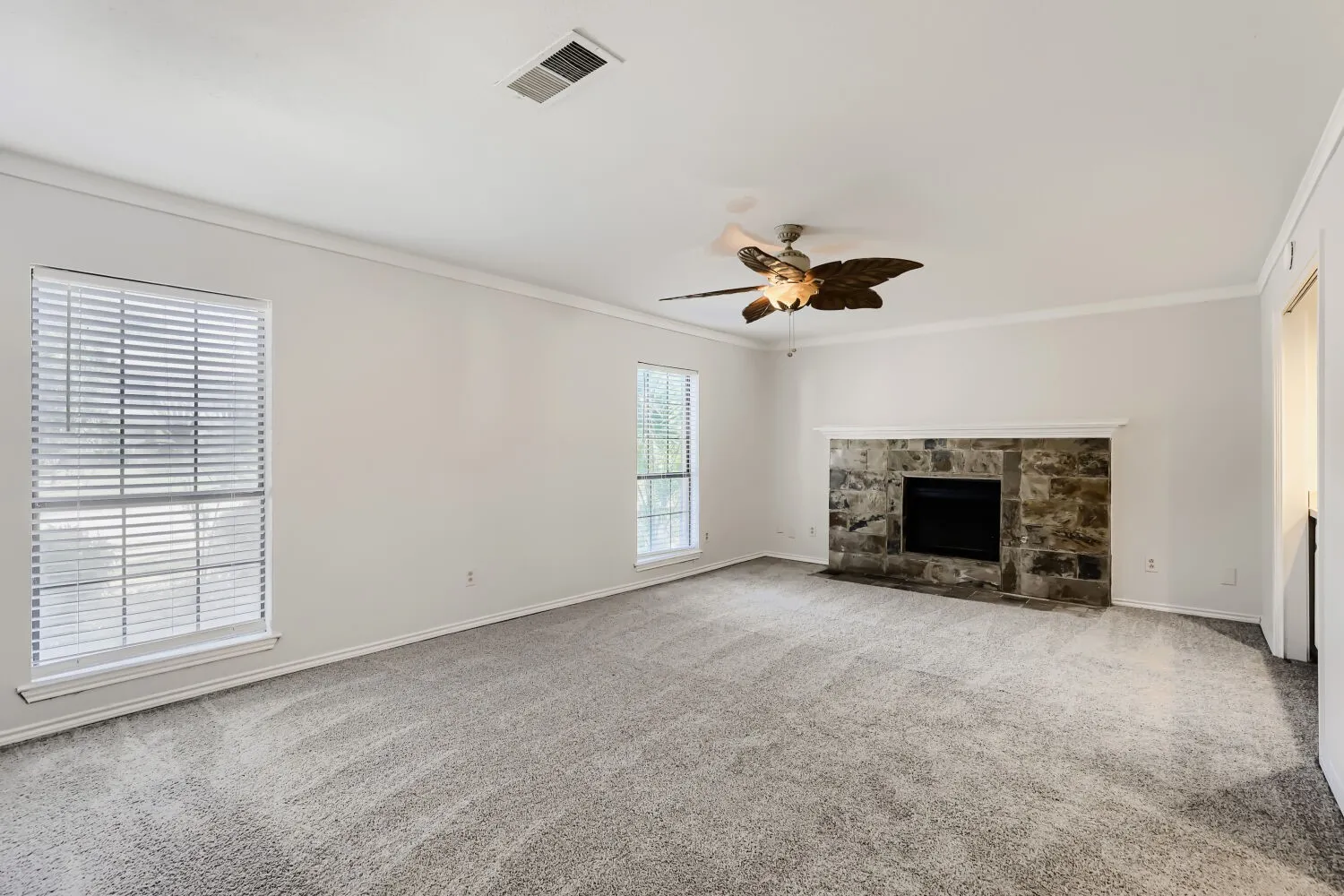 Single Family Residence For Sale in Collin County , 4008 18th Street, Plano, Texas 75074, 4 Bedroom, 3 Bathroom, 2 Garage spaces, 2,398 Sqft, built in 1984, mls#21204567, Real Estate Agent in Plano, Homes For Sale in Collin county, Homes For Sale in Plano, Realtor in Plano Texas, Real Estate Brokerage Independent Realty Texas, Luminita Cordes Realtor