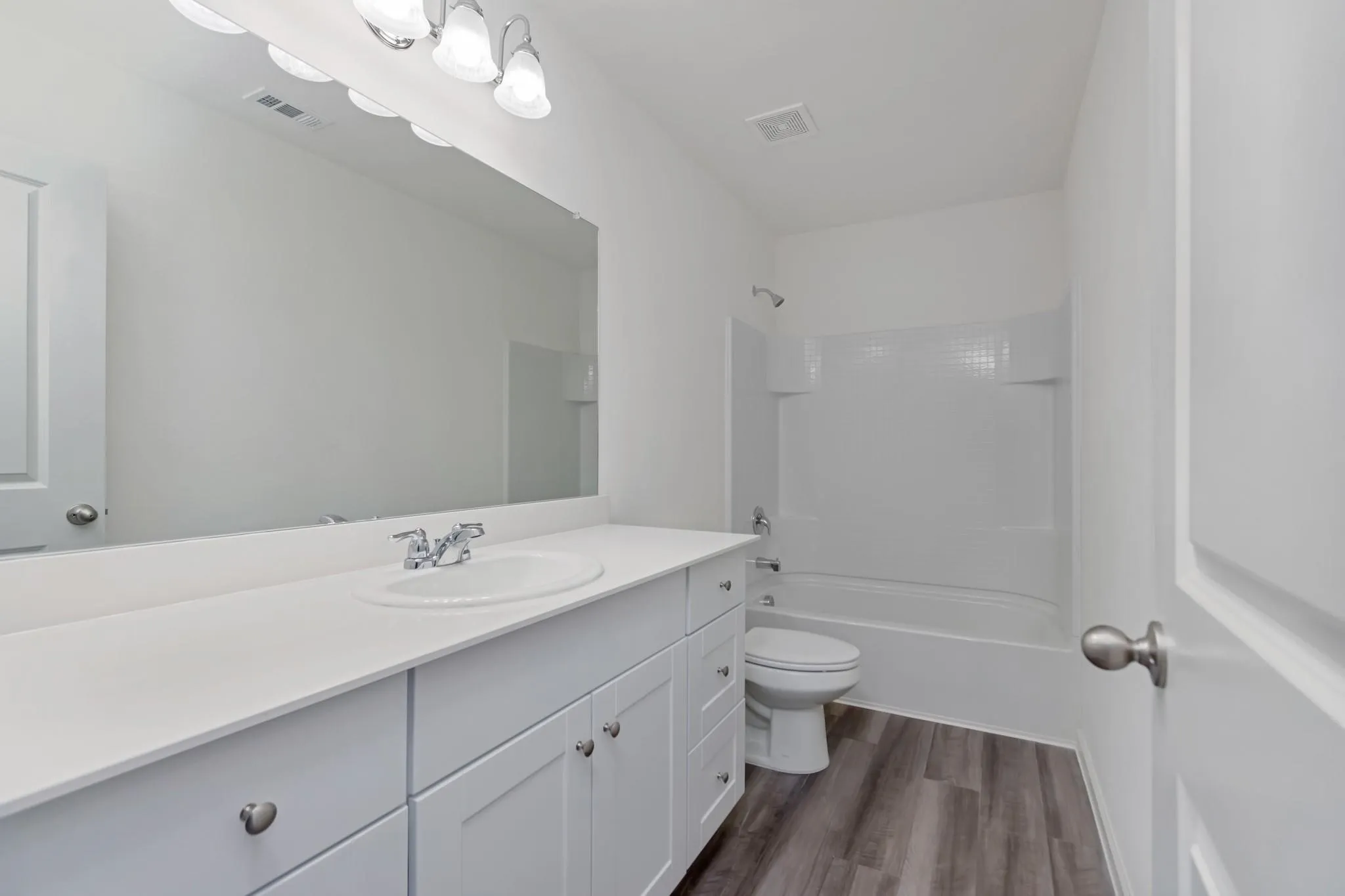 Single Family Residence For Rent in Tarrant County , 1632 Escondido Drive, Fort Worth, Texas 76052, 4 Bedroom, 3 Bathroom, 2 Garage spaces, 2,166 Sqft, built in 2021, mls#21389984, Real Estate Agent in Fort Worth, Homes For Rent in Tarrant county, Homes For Rent in Fort Worth, Realtor in Fort Worth Texas, Real Estate Brokerage Independent Realty Texas, Luminita Cordes Realtor