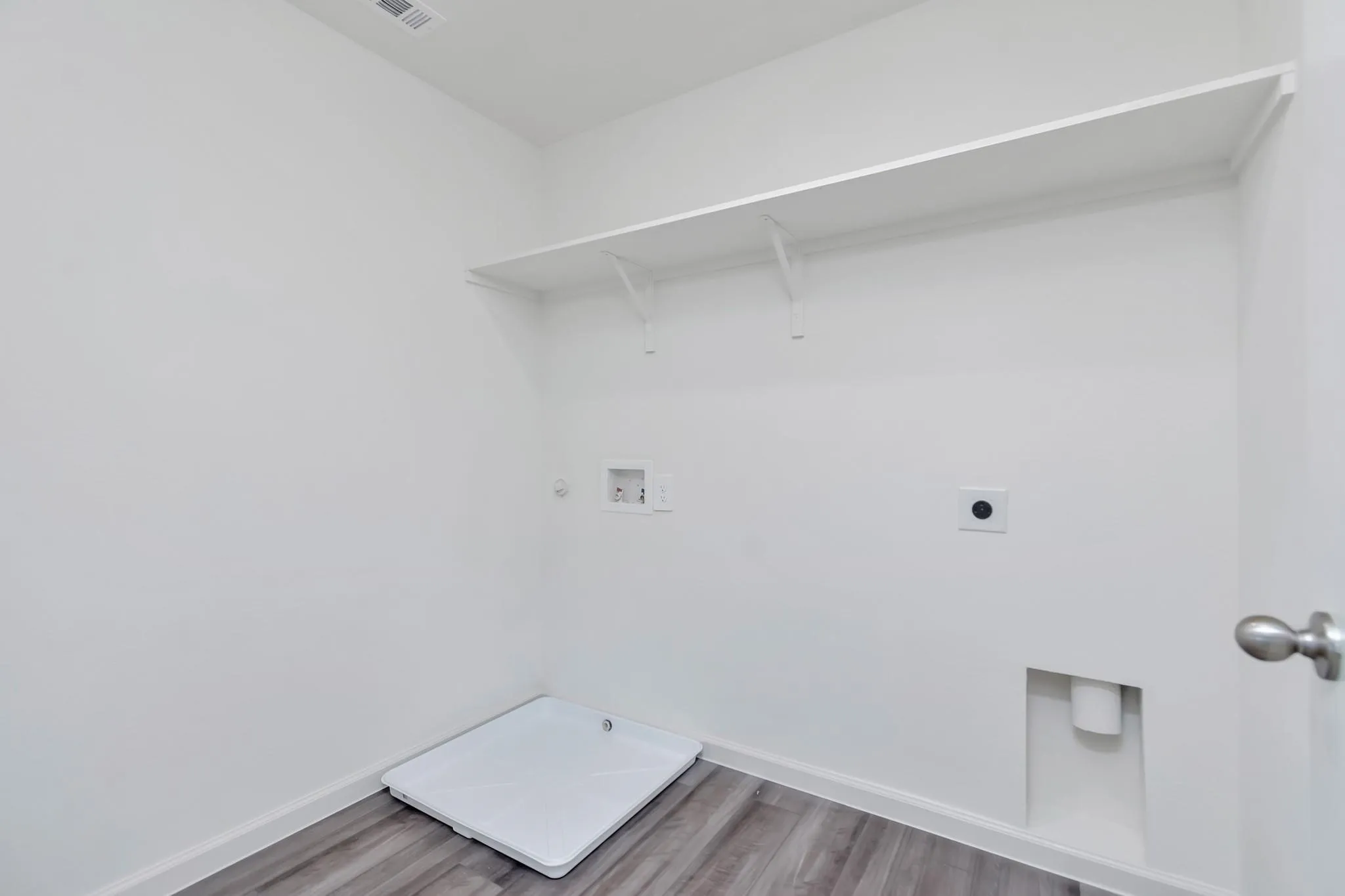 Single Family Residence For Rent in Tarrant County , 1632 Escondido Drive, Fort Worth, Texas 76052, 4 Bedroom, 3 Bathroom, 2 Garage spaces, 2,166 Sqft, built in 2021, mls#21389984, Real Estate Agent in Fort Worth, Homes For Rent in Tarrant county, Homes For Rent in Fort Worth, Realtor in Fort Worth Texas, Real Estate Brokerage Independent Realty Texas, Luminita Cordes Realtor