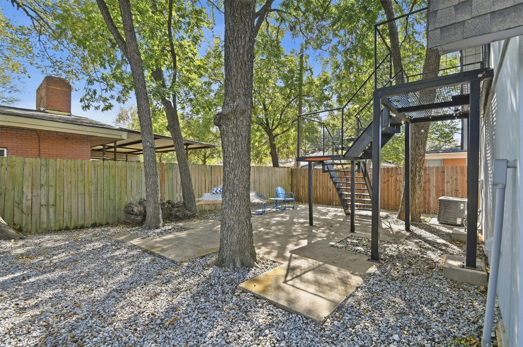 Single Family Residence For Sale in Dallas County , 2421 Hillburn Drive, Dallas, Texas 75227, 4 Bedroom, 3 Bathroom, 2 Garage spaces, 2,238 Sqft, built in 1953, mls#21389983, Real Estate Agent in Dallas, Homes For Sale in Dallas county, Homes For Sale in Dallas, Realtor in Dallas Texas, Real Estate Brokerage Independent Realty Texas, Luminita Cordes Realtor