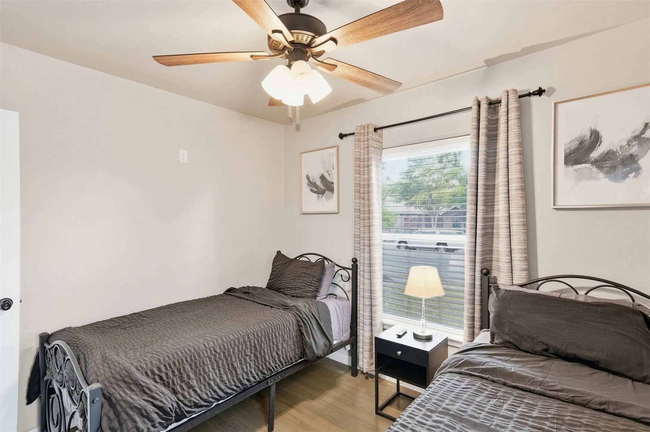 Single Family Residence For Sale in Dallas County , 2421 Hillburn Drive, Dallas, Texas 75227, 4 Bedroom, 3 Bathroom, 2 Garage spaces, 2,238 Sqft, built in 1953, mls#21389983, Real Estate Agent in Dallas, Homes For Sale in Dallas county, Homes For Sale in Dallas, Realtor in Dallas Texas, Real Estate Brokerage Independent Realty Texas, Luminita Cordes Realtor