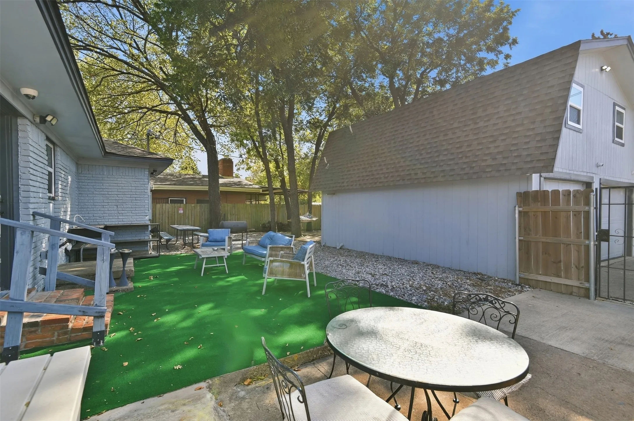 Single Family Residence For Sale in Dallas County , 2421 Hillburn Drive, Dallas, Texas 75227, 4 Bedroom, 3 Bathroom, 2 Garage spaces, 2,238 Sqft, built in 1953, mls#21389983, Real Estate Agent in Dallas, Homes For Sale in Dallas county, Homes For Sale in Dallas, Realtor in Dallas Texas, Real Estate Brokerage Independent Realty Texas, Luminita Cordes Realtor