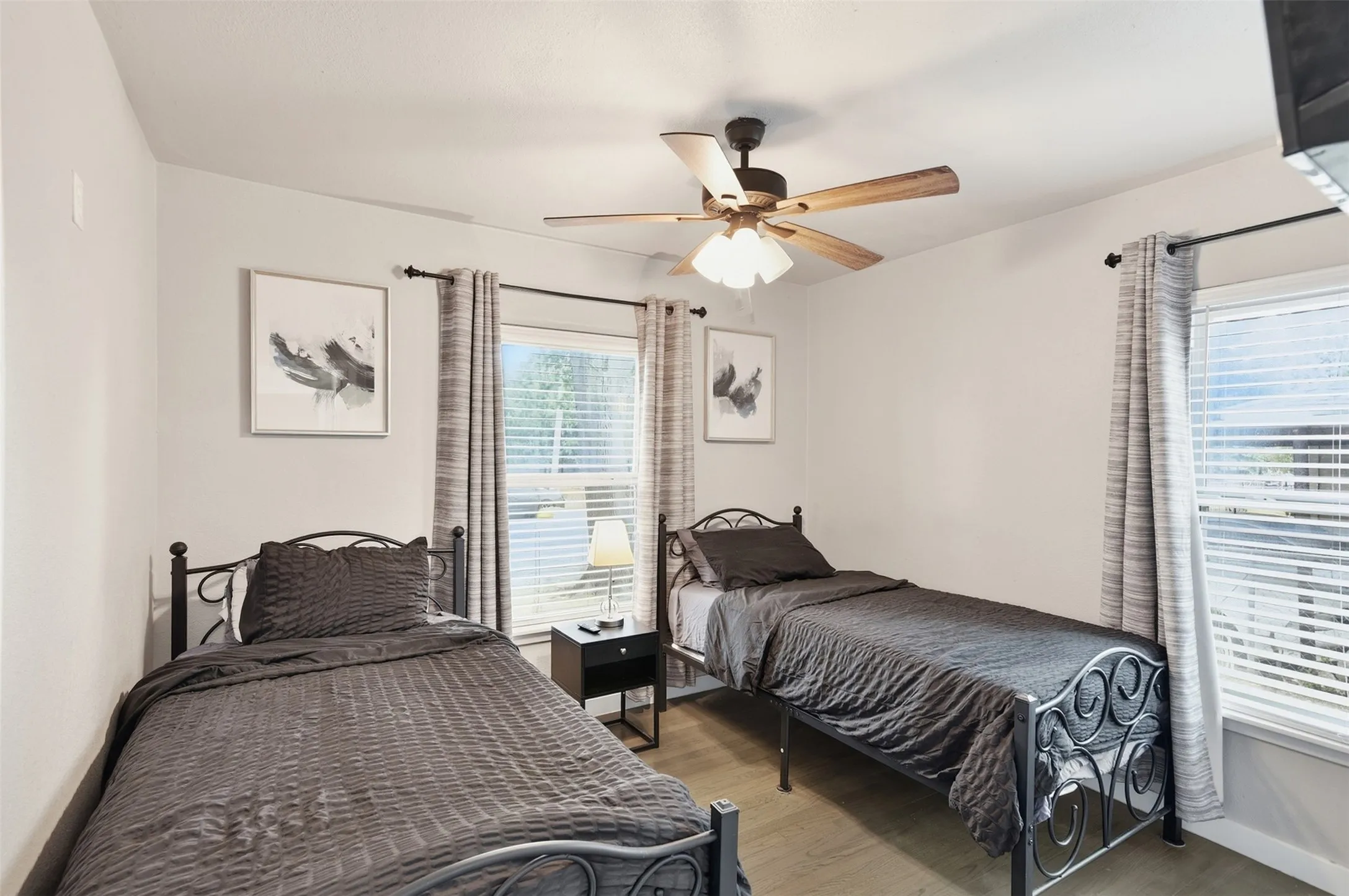 Single Family Residence For Sale in Dallas County , 2421 Hillburn Drive, Dallas, Texas 75227, 4 Bedroom, 3 Bathroom, 2 Garage spaces, 2,238 Sqft, built in 1953, mls#21389983, Real Estate Agent in Dallas, Homes For Sale in Dallas county, Homes For Sale in Dallas, Realtor in Dallas Texas, Real Estate Brokerage Independent Realty Texas, Luminita Cordes Realtor