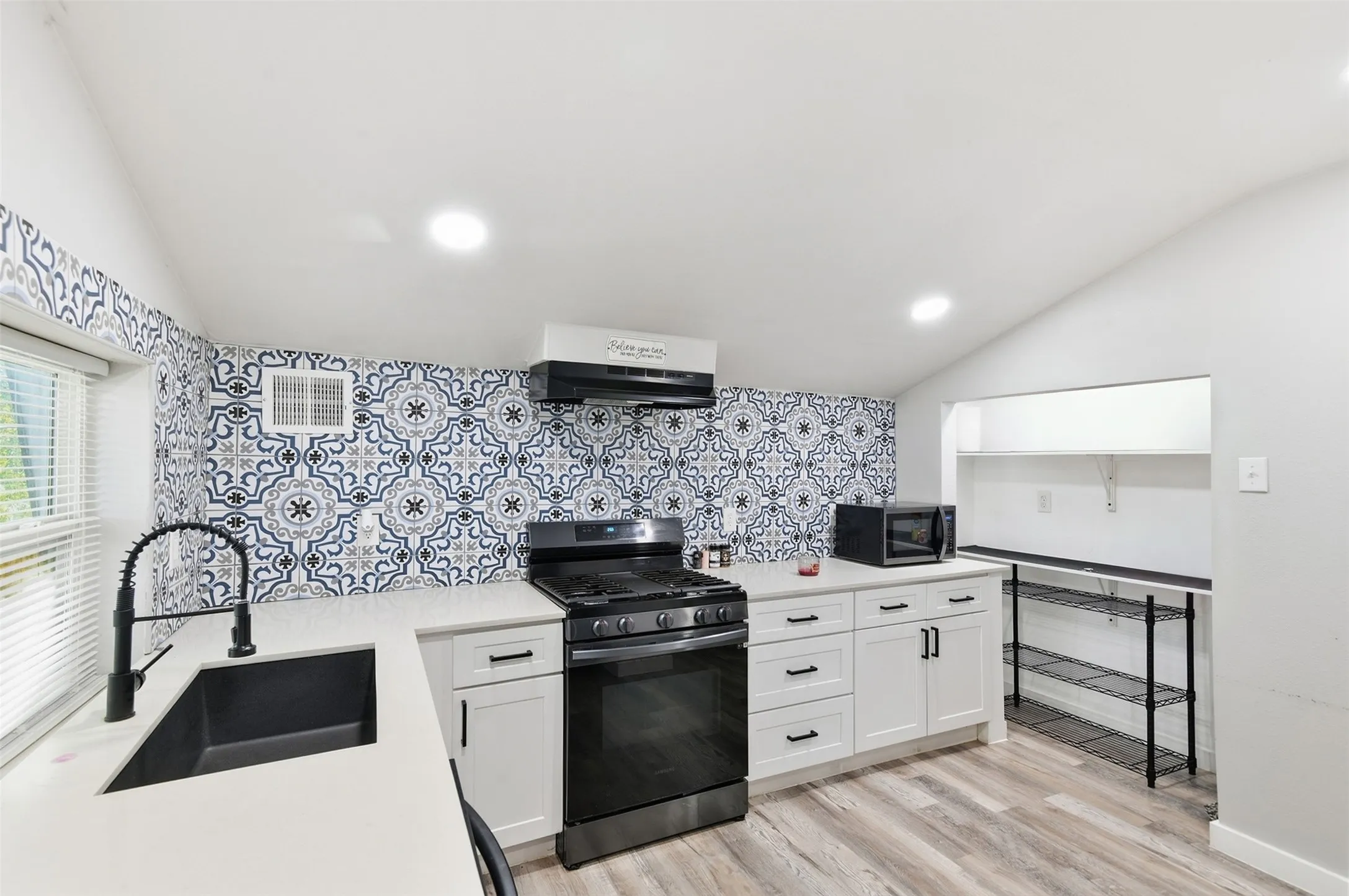 Single Family Residence For Sale in Dallas County , 2421 Hillburn Drive, Dallas, Texas 75227, 4 Bedroom, 3 Bathroom, 2 Garage spaces, 2,238 Sqft, built in 1953, mls#21389983, Real Estate Agent in Dallas, Homes For Sale in Dallas county, Homes For Sale in Dallas, Realtor in Dallas Texas, Real Estate Brokerage Independent Realty Texas, Luminita Cordes Realtor