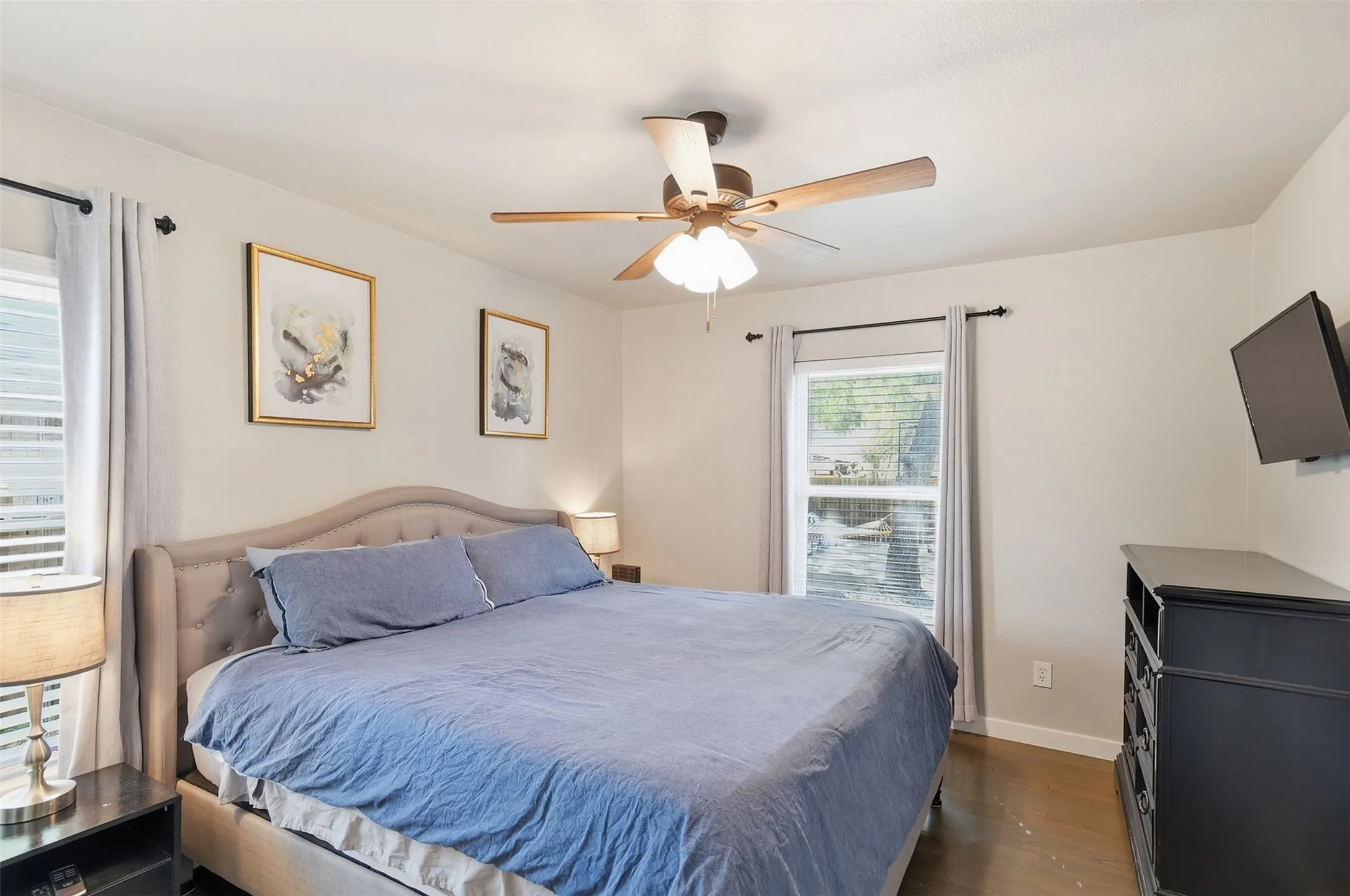 Single Family Residence For Sale in Dallas County , 2421 Hillburn Drive, Dallas, Texas 75227, 4 Bedroom, 3 Bathroom, 2 Garage spaces, 2,238 Sqft, built in 1953, mls#21389983, Real Estate Agent in Dallas, Homes For Sale in Dallas county, Homes For Sale in Dallas, Realtor in Dallas Texas, Real Estate Brokerage Independent Realty Texas, Luminita Cordes Realtor