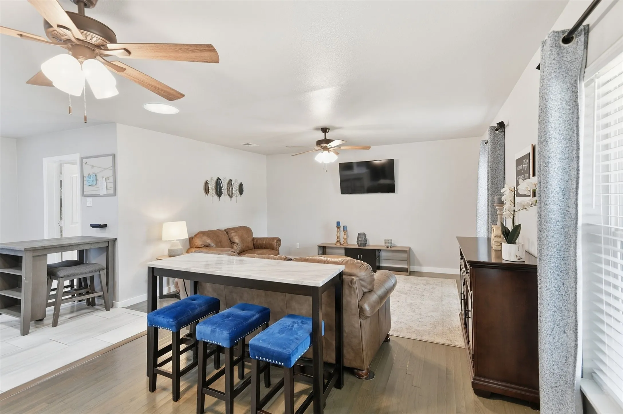 Single Family Residence For Sale in Dallas County , 2421 Hillburn Drive, Dallas, Texas 75227, 4 Bedroom, 3 Bathroom, 2 Garage spaces, 2,238 Sqft, built in 1953, mls#21389983, Real Estate Agent in Dallas, Homes For Sale in Dallas county, Homes For Sale in Dallas, Realtor in Dallas Texas, Real Estate Brokerage Independent Realty Texas, Luminita Cordes Realtor