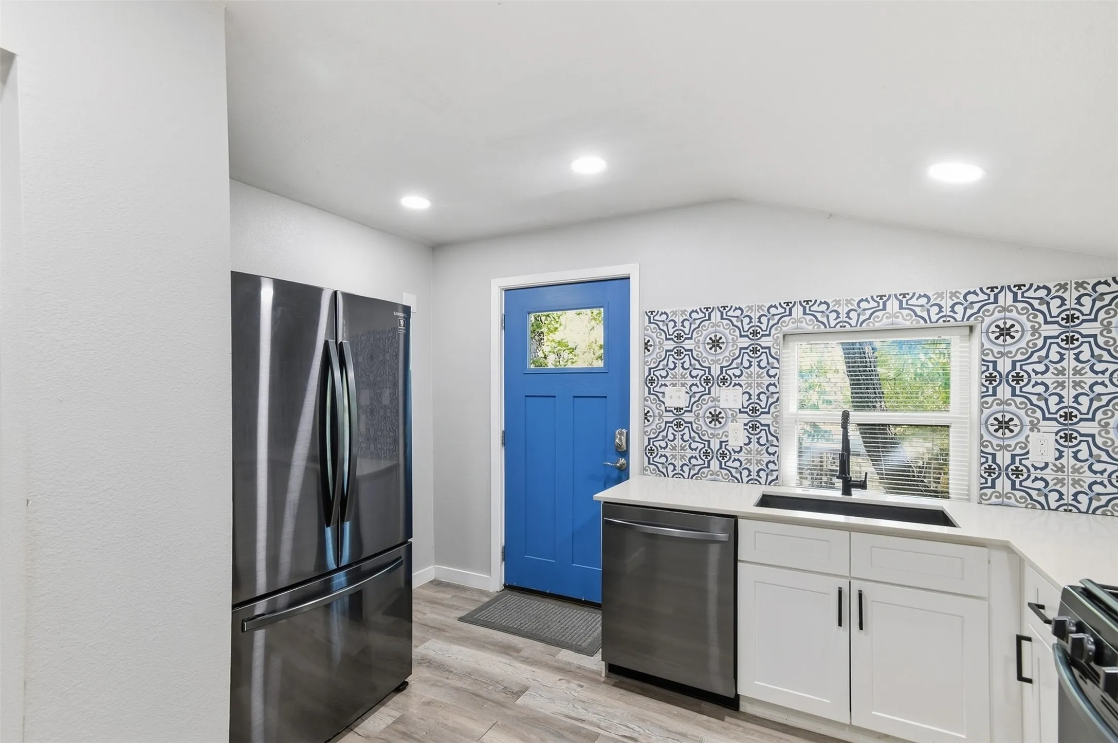 Single Family Residence For Sale in Dallas County , 2421 Hillburn Drive, Dallas, Texas 75227, 4 Bedroom, 3 Bathroom, 2 Garage spaces, 2,238 Sqft, built in 1953, mls#21389983, Real Estate Agent in Dallas, Homes For Sale in Dallas county, Homes For Sale in Dallas, Realtor in Dallas Texas, Real Estate Brokerage Independent Realty Texas, Luminita Cordes Realtor