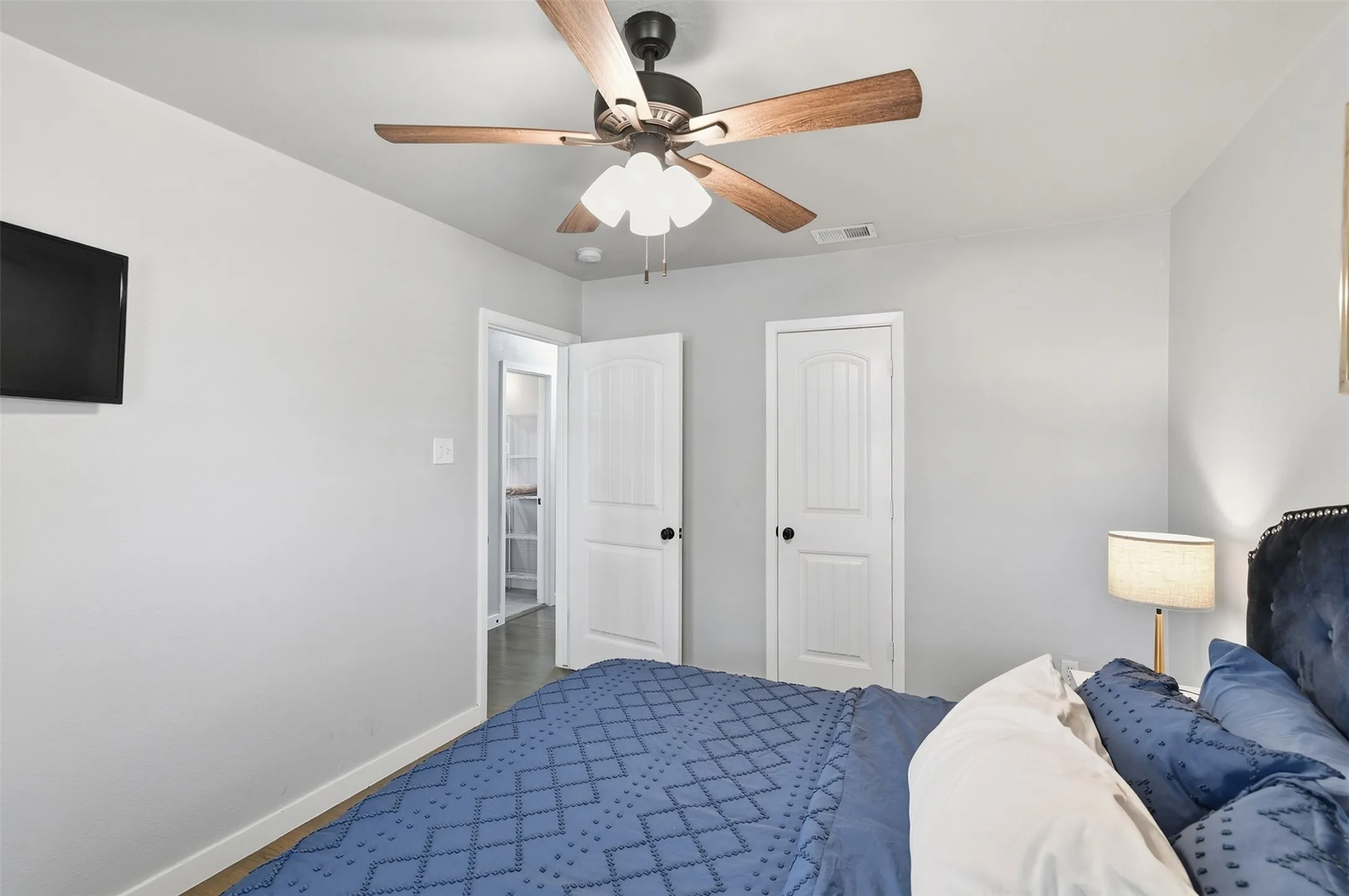 Single Family Residence For Sale in Dallas County , 2421 Hillburn Drive, Dallas, Texas 75227, 4 Bedroom, 3 Bathroom, 2 Garage spaces, 2,238 Sqft, built in 1953, mls#21389983, Real Estate Agent in Dallas, Homes For Sale in Dallas county, Homes For Sale in Dallas, Realtor in Dallas Texas, Real Estate Brokerage Independent Realty Texas, Luminita Cordes Realtor