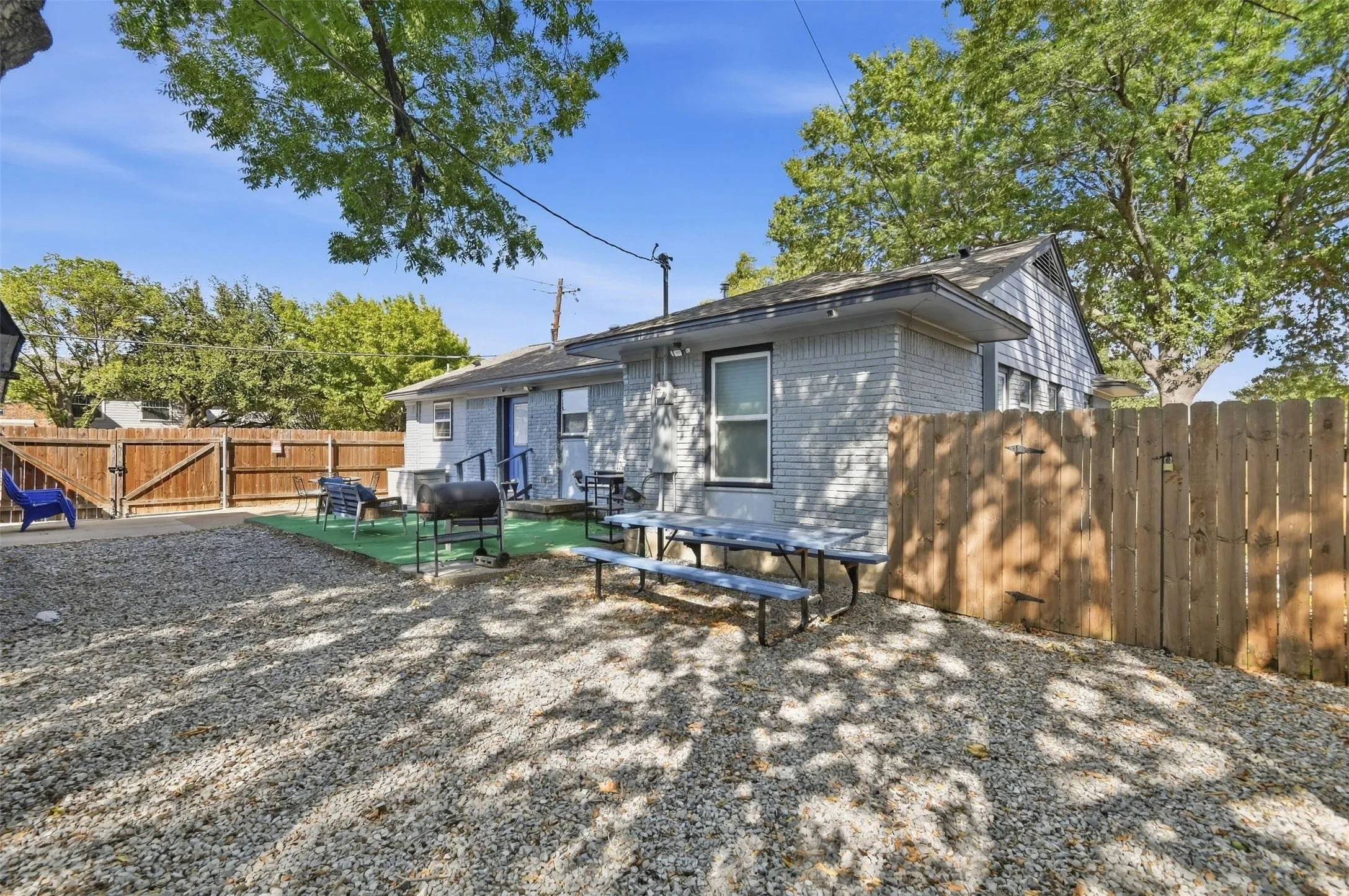 Single Family Residence For Sale in Dallas County , 2421 Hillburn Drive, Dallas, Texas 75227, 4 Bedroom, 3 Bathroom, 2 Garage spaces, 2,238 Sqft, built in 1953, mls#21389983, Real Estate Agent in Dallas, Homes For Sale in Dallas county, Homes For Sale in Dallas, Realtor in Dallas Texas, Real Estate Brokerage Independent Realty Texas, Luminita Cordes Realtor