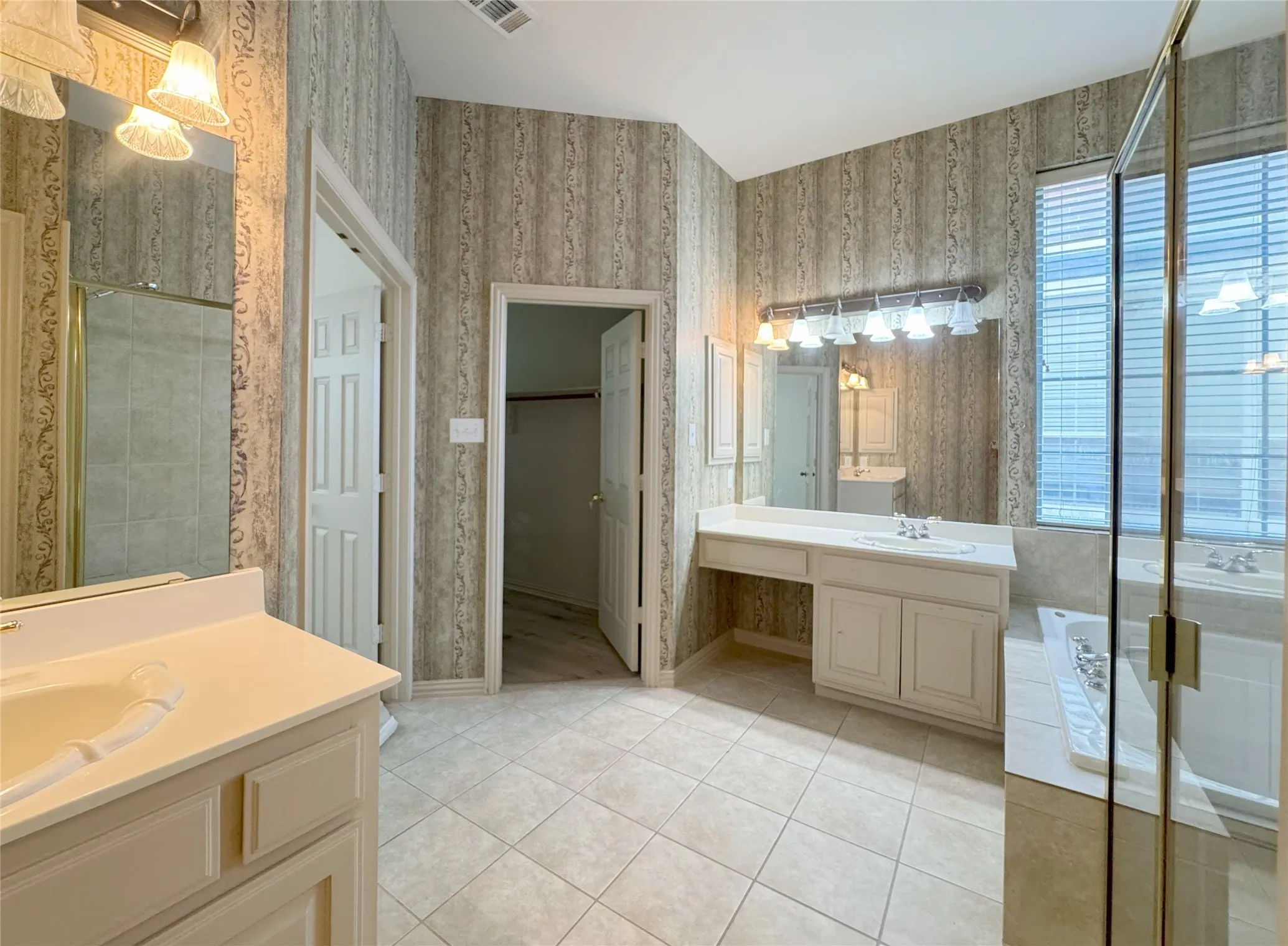 Single Family Residence For Rent in Collin County , 4112 Hearthlight Court, Plano, Texas 75024, 4 Bedroom, 4 Bathroom, 2 Garage spaces, 3,732 Sqft, built in 2002, mls#21389986, Real Estate Agent in Plano, Homes For Rent in Collin county, Homes For Rent in Plano, Realtor in Plano Texas, Real Estate Brokerage Independent Realty Texas, Luminita Cordes Realtor