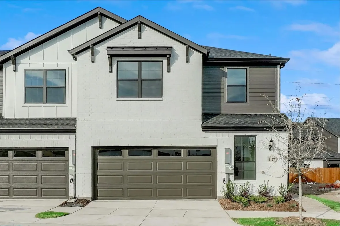 Townhouse For Rent in Denton County , 1127 Rusk Way, Lewisville, Texas 75077, 4 Bedroom, 3 Bathroom, 2 Garage spaces, 2,097 Sqft, built in 2022, mls#21389971, Real Estate Agent in Lewisville, Homes For Rent in Denton county, Homes For Rent in Lewisville, Realtor in Lewisville Texas, Real Estate Brokerage Independent Realty Texas, Luminita Cordes Realtor