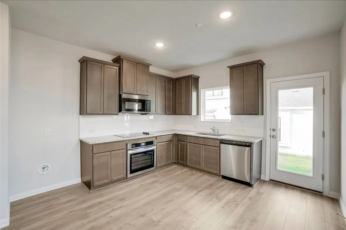 Townhouse For Rent in Denton County , 1127 Rusk Way, Lewisville, Texas 75077, 4 Bedroom, 3 Bathroom, 2 Garage spaces, 2,097 Sqft, built in 2022, mls#21389971, Real Estate Agent in Lewisville, Homes For Rent in Denton county, Homes For Rent in Lewisville, Realtor in Lewisville Texas, Real Estate Brokerage Independent Realty Texas, Luminita Cordes Realtor