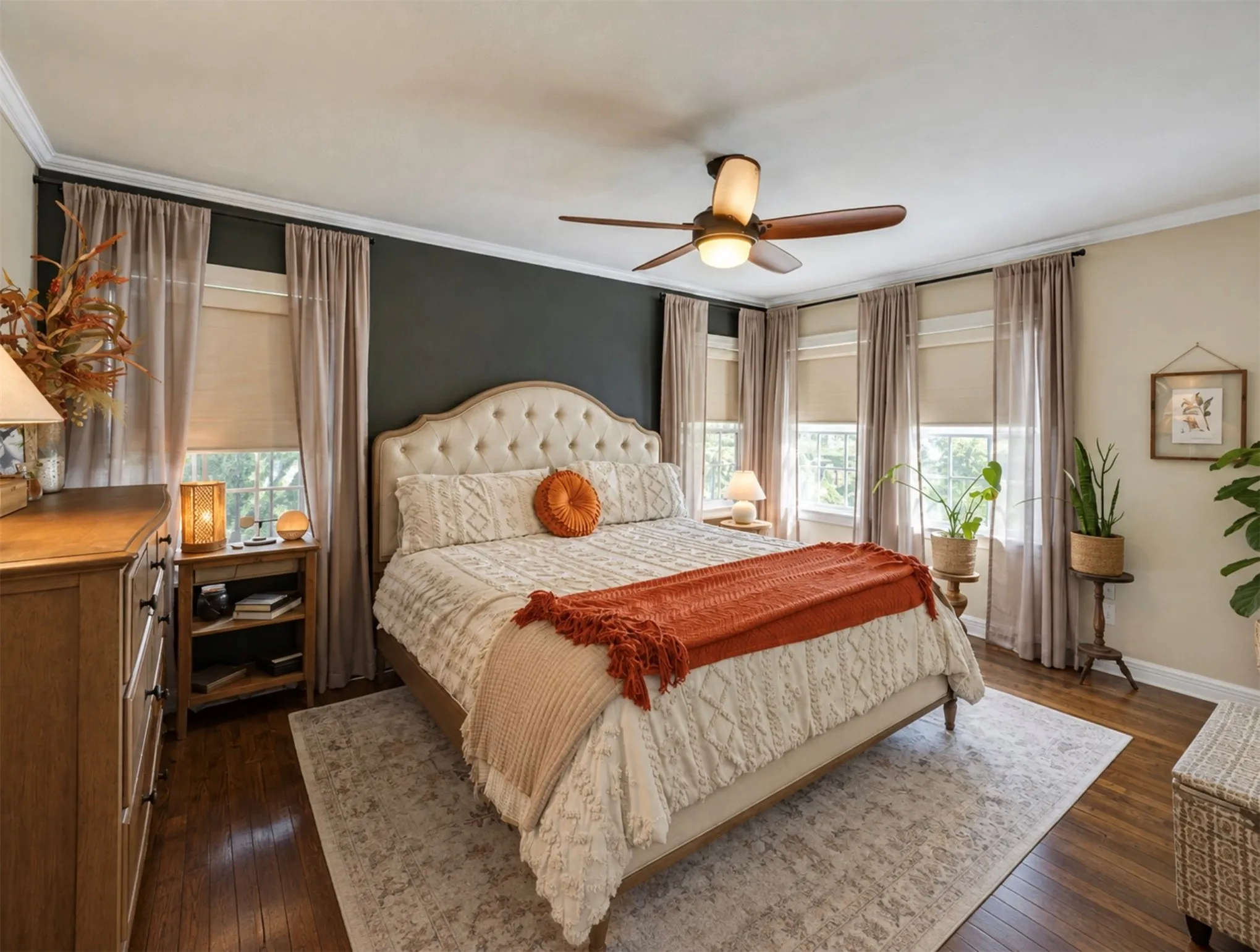 Single Family Residence For Sale in Tarrant County , 4637 Calmont Avenue, Fort Worth, Texas 76107, 5 Bedroom, 2 Bathroom, Garage spaces, 1,743 Sqft, built in 1946, mls#21389989, Real Estate Agent in Fort Worth, Homes For Sale in Tarrant county, Homes For Sale in Fort Worth, Realtor in Fort Worth Texas, Real Estate Brokerage Independent Realty Texas, Luminita Cordes Realtor