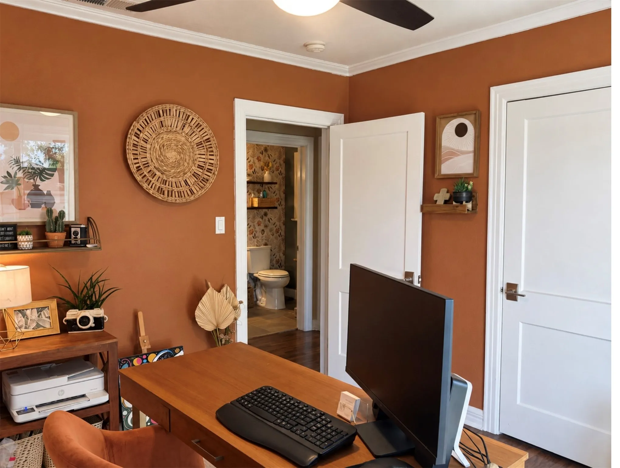 Single Family Residence For Sale in Tarrant County , 4637 Calmont Avenue, Fort Worth, Texas 76107, 5 Bedroom, 2 Bathroom, Garage spaces, 1,743 Sqft, built in 1946, mls#21389989, Real Estate Agent in Fort Worth, Homes For Sale in Tarrant county, Homes For Sale in Fort Worth, Realtor in Fort Worth Texas, Real Estate Brokerage Independent Realty Texas, Luminita Cordes Realtor