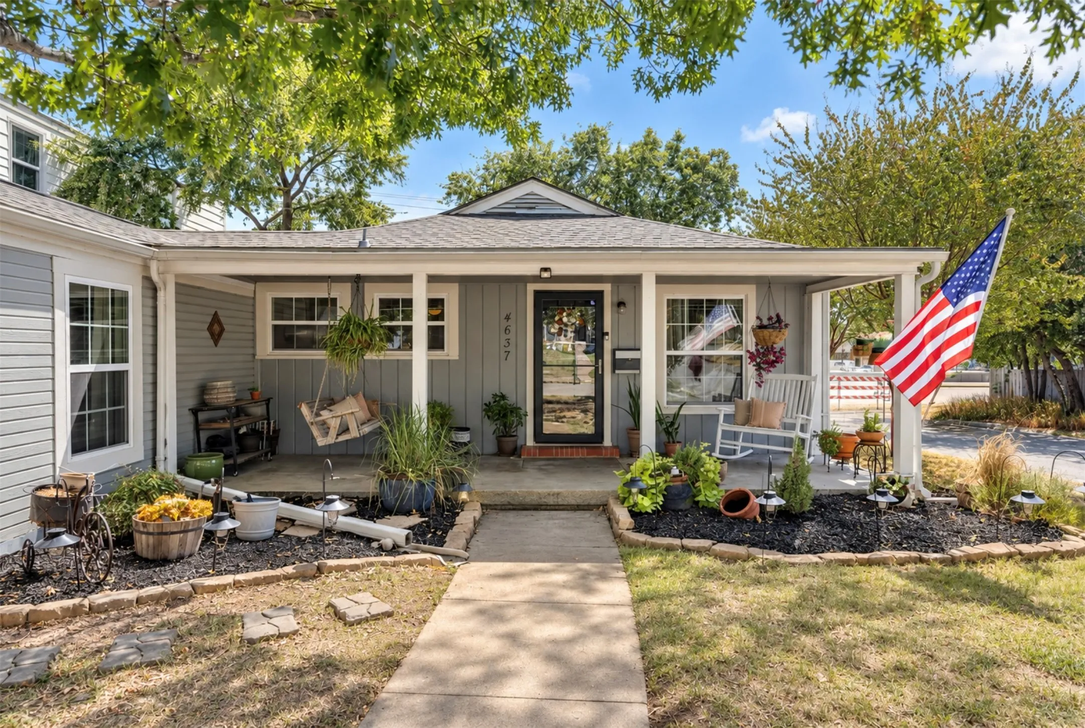 Single Family Residence For Sale in Tarrant County , 4637 Calmont Avenue, Fort Worth, Texas 76107, 5 Bedroom, 2 Bathroom, Garage spaces, 1,743 Sqft, built in 1946, mls#21389989, Real Estate Agent in Fort Worth, Homes For Sale in Tarrant county, Homes For Sale in Fort Worth, Realtor in Fort Worth Texas, Real Estate Brokerage Independent Realty Texas, Luminita Cordes Realtor