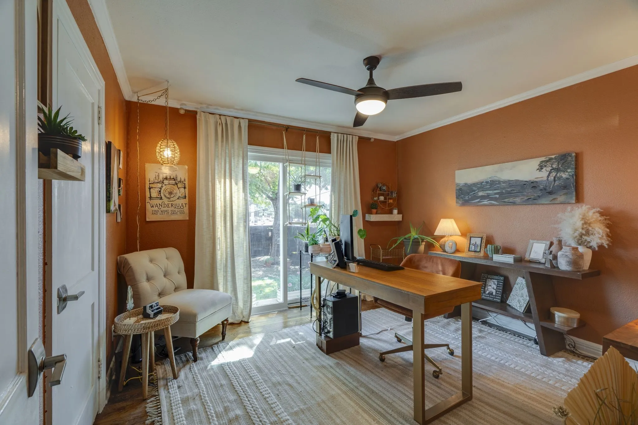 Single Family Residence For Sale in Tarrant County , 4637 Calmont Avenue, Fort Worth, Texas 76107, 5 Bedroom, 2 Bathroom, Garage spaces, 1,743 Sqft, built in 1946, mls#21389989, Real Estate Agent in Fort Worth, Homes For Sale in Tarrant county, Homes For Sale in Fort Worth, Realtor in Fort Worth Texas, Real Estate Brokerage Independent Realty Texas, Luminita Cordes Realtor