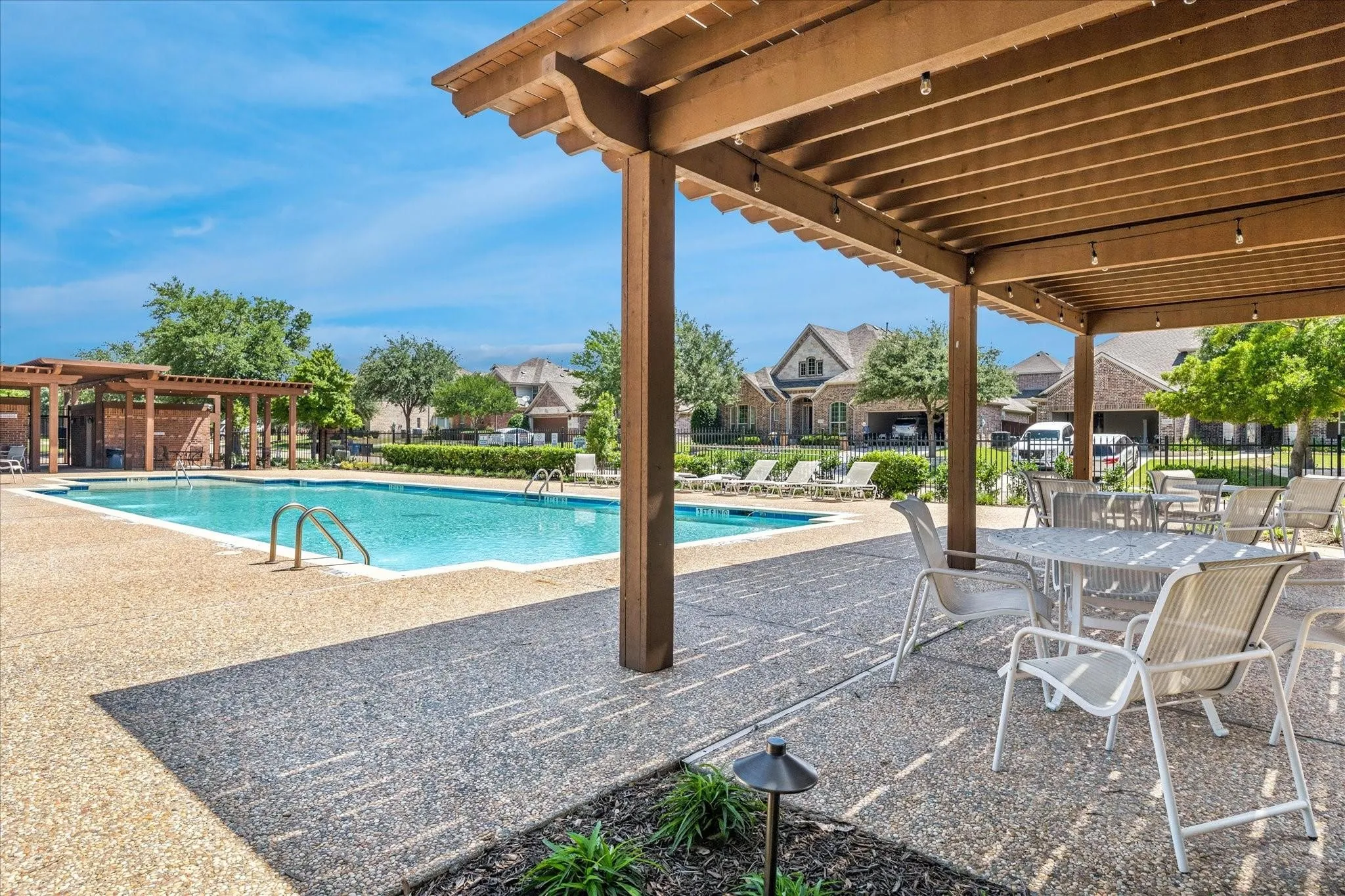 Single Family Residence For Sale in Collin County , 14019 Alden Lane, Frisco, Texas 75035, 5 Bedroom, 4 Bathroom, 2 Garage spaces, 3,731 Sqft, built in 2010, mls#21389979, Real Estate Agent in Frisco, Homes For Sale in Collin county, Homes For Sale in Frisco, Realtor in Frisco Texas, Real Estate Brokerage Independent Realty Texas, Luminita Cordes Realtor