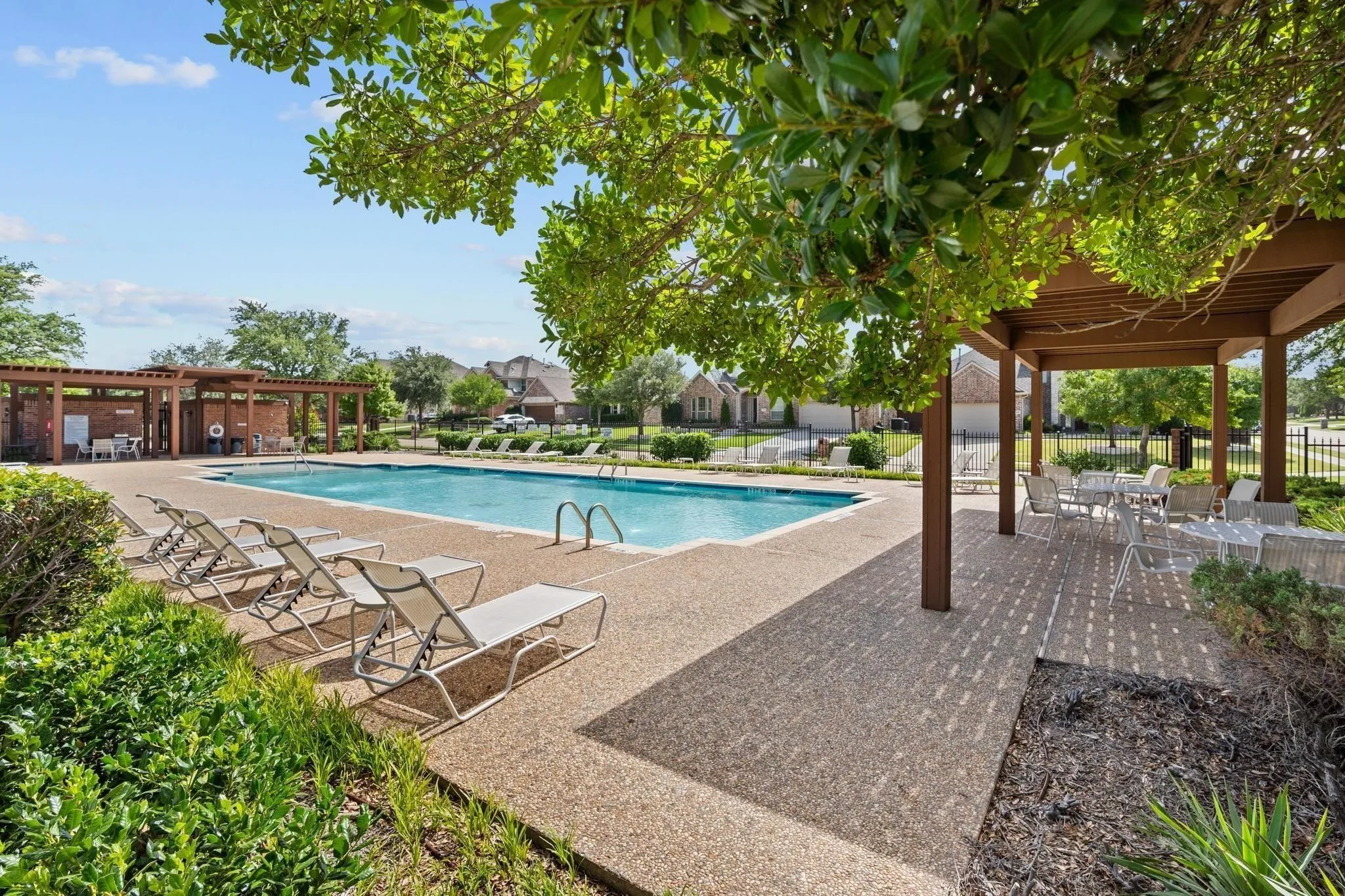 Single Family Residence For Sale in Collin County , 14019 Alden Lane, Frisco, Texas 75035, 5 Bedroom, 4 Bathroom, 2 Garage spaces, 3,731 Sqft, built in 2010, mls#21389979, Real Estate Agent in Frisco, Homes For Sale in Collin county, Homes For Sale in Frisco, Realtor in Frisco Texas, Real Estate Brokerage Independent Realty Texas, Luminita Cordes Realtor