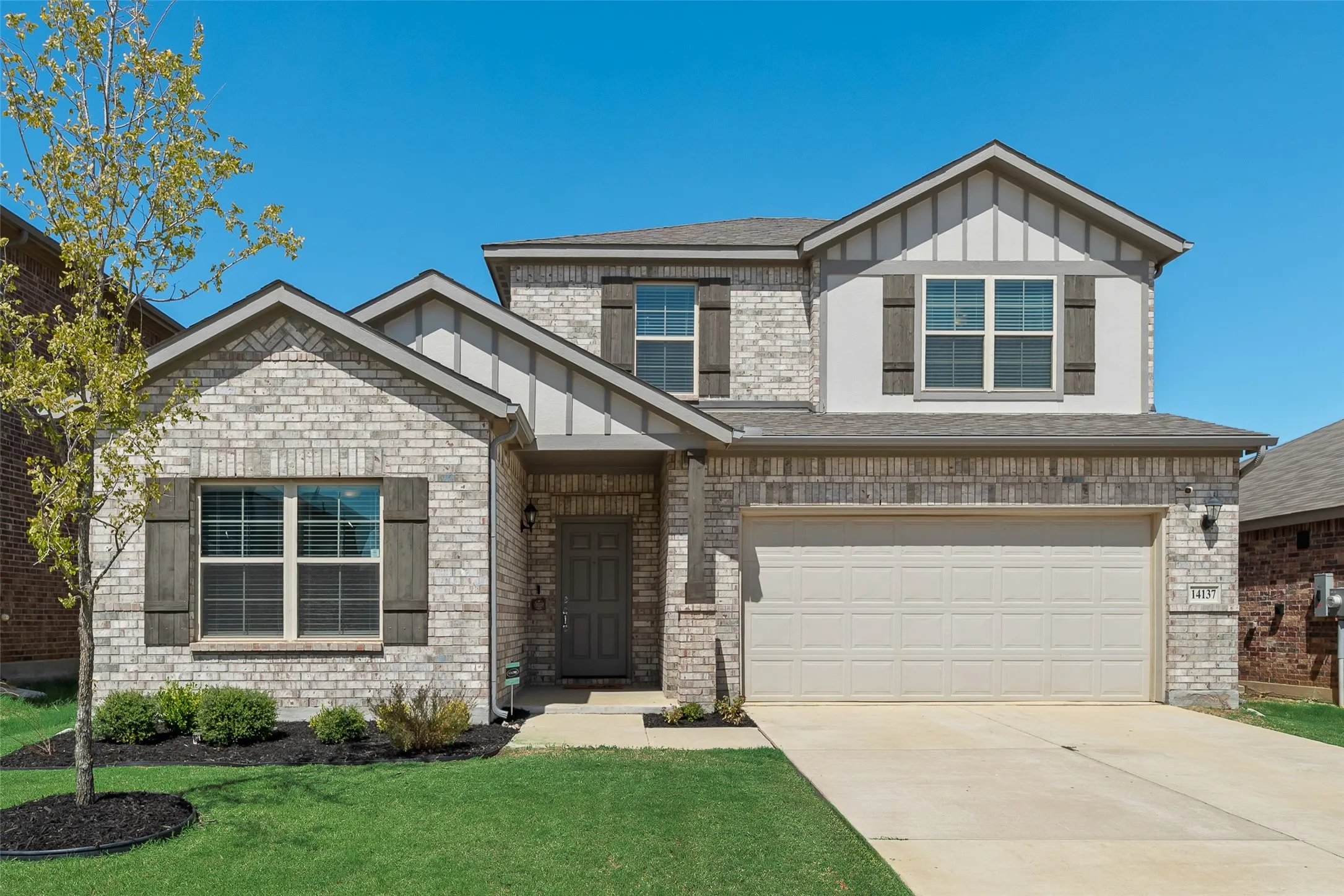 Single Family Residence For Sale in Denton County , 14137 Birch Farm Drive, Pilot Point, Texas 76258, 4 Bedroom, 3 Bathroom, 2 Garage spaces, 2,501 Sqft, built in 2022, mls#21385202, Real Estate Agent in Pilot Point, Homes For Sale in Denton county, Homes For Sale in Pilot Point, Realtor in Pilot Point Texas, Real Estate Brokerage Independent Realty Texas, Luminita Cordes Realtor