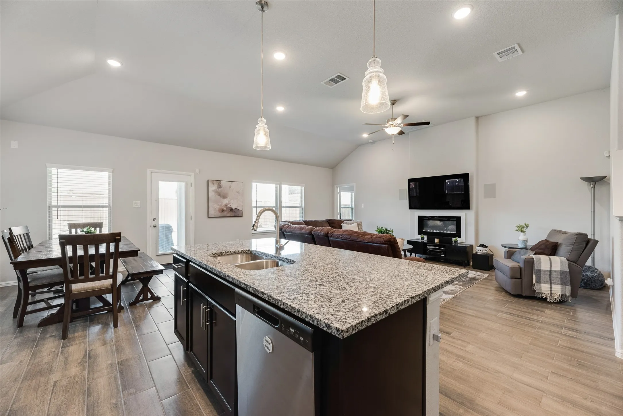 Single Family Residence For Sale in Denton County , 14137 Birch Farm Drive, Pilot Point, Texas 76258, 4 Bedroom, 3 Bathroom, 2 Garage spaces, 2,501 Sqft, built in 2022, mls#21385202, Real Estate Agent in Pilot Point, Homes For Sale in Denton county, Homes For Sale in Pilot Point, Realtor in Pilot Point Texas, Real Estate Brokerage Independent Realty Texas, Luminita Cordes Realtor