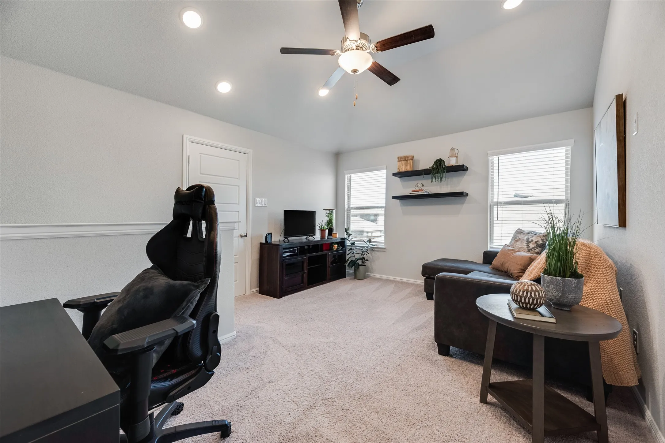 Single Family Residence For Sale in Denton County , 14137 Birch Farm Drive, Pilot Point, Texas 76258, 4 Bedroom, 3 Bathroom, 2 Garage spaces, 2,501 Sqft, built in 2022, mls#21385202, Real Estate Agent in Pilot Point, Homes For Sale in Denton county, Homes For Sale in Pilot Point, Realtor in Pilot Point Texas, Real Estate Brokerage Independent Realty Texas, Luminita Cordes Realtor