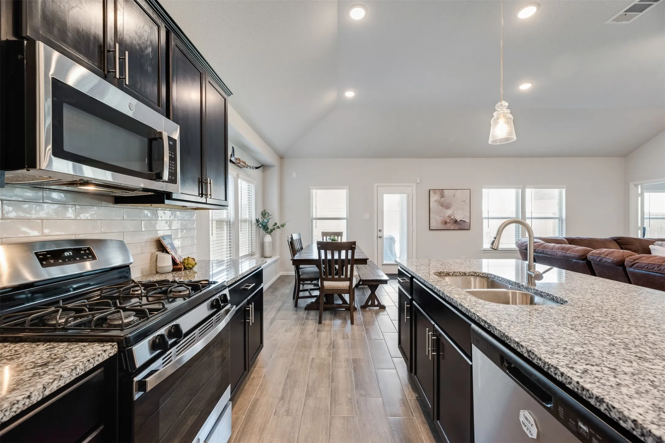Single Family Residence For Sale in Denton County , 14137 Birch Farm Drive, Pilot Point, Texas 76258, 4 Bedroom, 3 Bathroom, 2 Garage spaces, 2,501 Sqft, built in 2022, mls#21385202, Real Estate Agent in Pilot Point, Homes For Sale in Denton county, Homes For Sale in Pilot Point, Realtor in Pilot Point Texas, Real Estate Brokerage Independent Realty Texas, Luminita Cordes Realtor