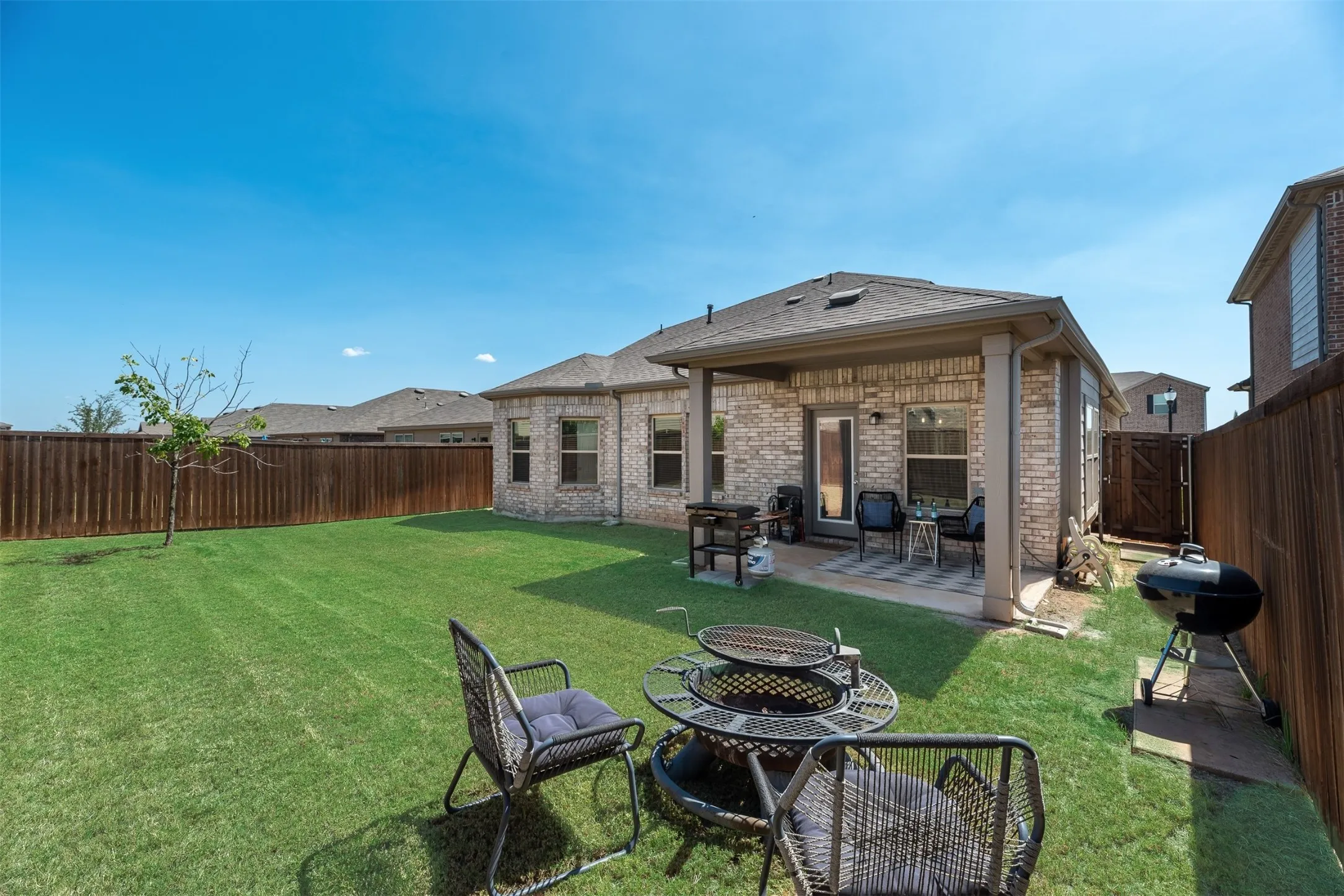 Single Family Residence For Sale in Denton County , 14137 Birch Farm Drive, Pilot Point, Texas 76258, 4 Bedroom, 3 Bathroom, 2 Garage spaces, 2,501 Sqft, built in 2022, mls#21385202, Real Estate Agent in Pilot Point, Homes For Sale in Denton county, Homes For Sale in Pilot Point, Realtor in Pilot Point Texas, Real Estate Brokerage Independent Realty Texas, Luminita Cordes Realtor