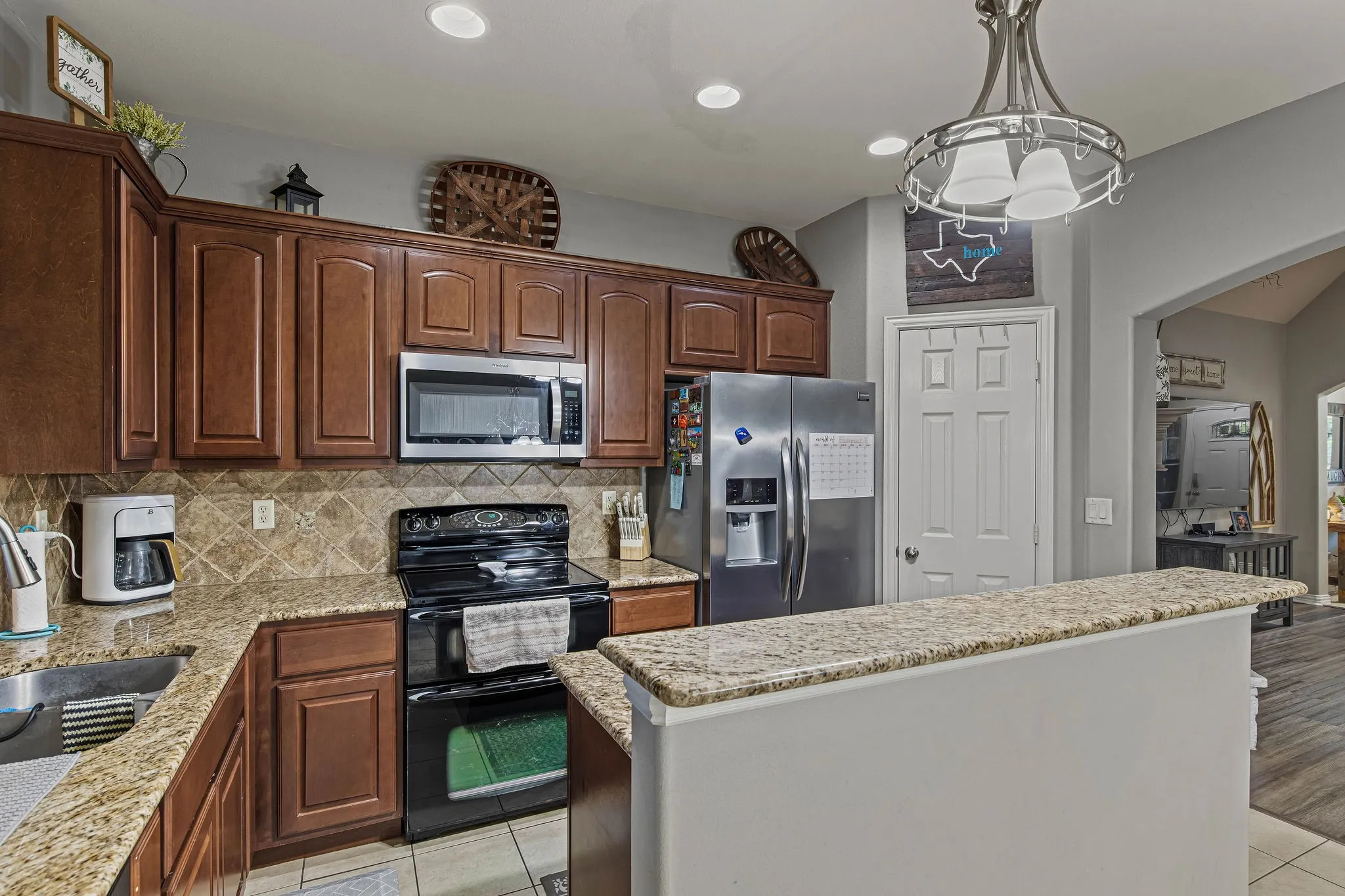 Townhouse For Sale in Wise County , 370 Greathouse Village, Decatur, Texas 76234, 4 Bedroom, 4 Bathroom, 2 Garage spaces, 2,027 Sqft, built in 2008, mls#21388479, Real Estate Agent in Decatur, Homes For Sale in Wise county, Homes For Sale in Decatur, Realtor in Decatur Texas, Real Estate Brokerage Independent Realty Texas, Luminita Cordes Realtor