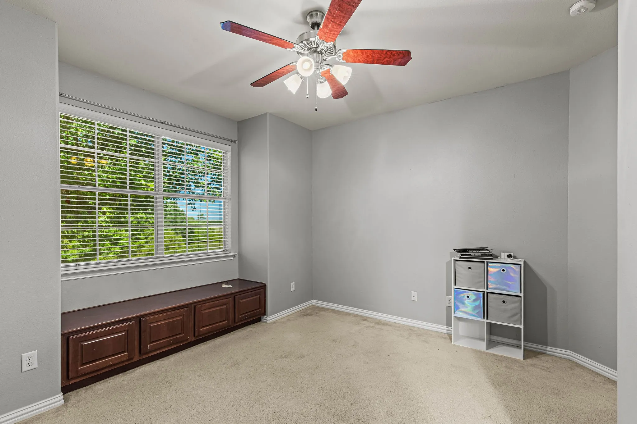 Townhouse For Sale in Wise County , 370 Greathouse Village, Decatur, Texas 76234, 4 Bedroom, 4 Bathroom, 2 Garage spaces, 2,027 Sqft, built in 2008, mls#21388479, Real Estate Agent in Decatur, Homes For Sale in Wise county, Homes For Sale in Decatur, Realtor in Decatur Texas, Real Estate Brokerage Independent Realty Texas, Luminita Cordes Realtor