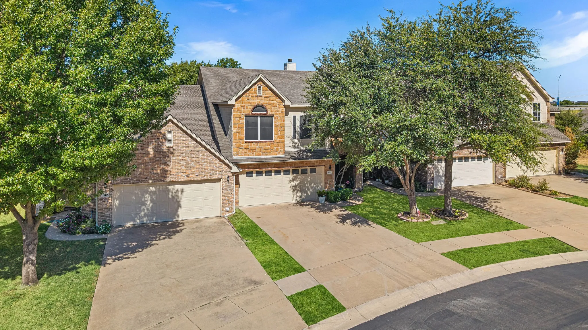 Townhouse For Sale in Wise County , 370 Greathouse Village, Decatur, Texas 76234, 4 Bedroom, 4 Bathroom, 2 Garage spaces, 2,027 Sqft, built in 2008, mls#21388479, Real Estate Agent in Decatur, Homes For Sale in Wise county, Homes For Sale in Decatur, Realtor in Decatur Texas, Real Estate Brokerage Independent Realty Texas, Luminita Cordes Realtor