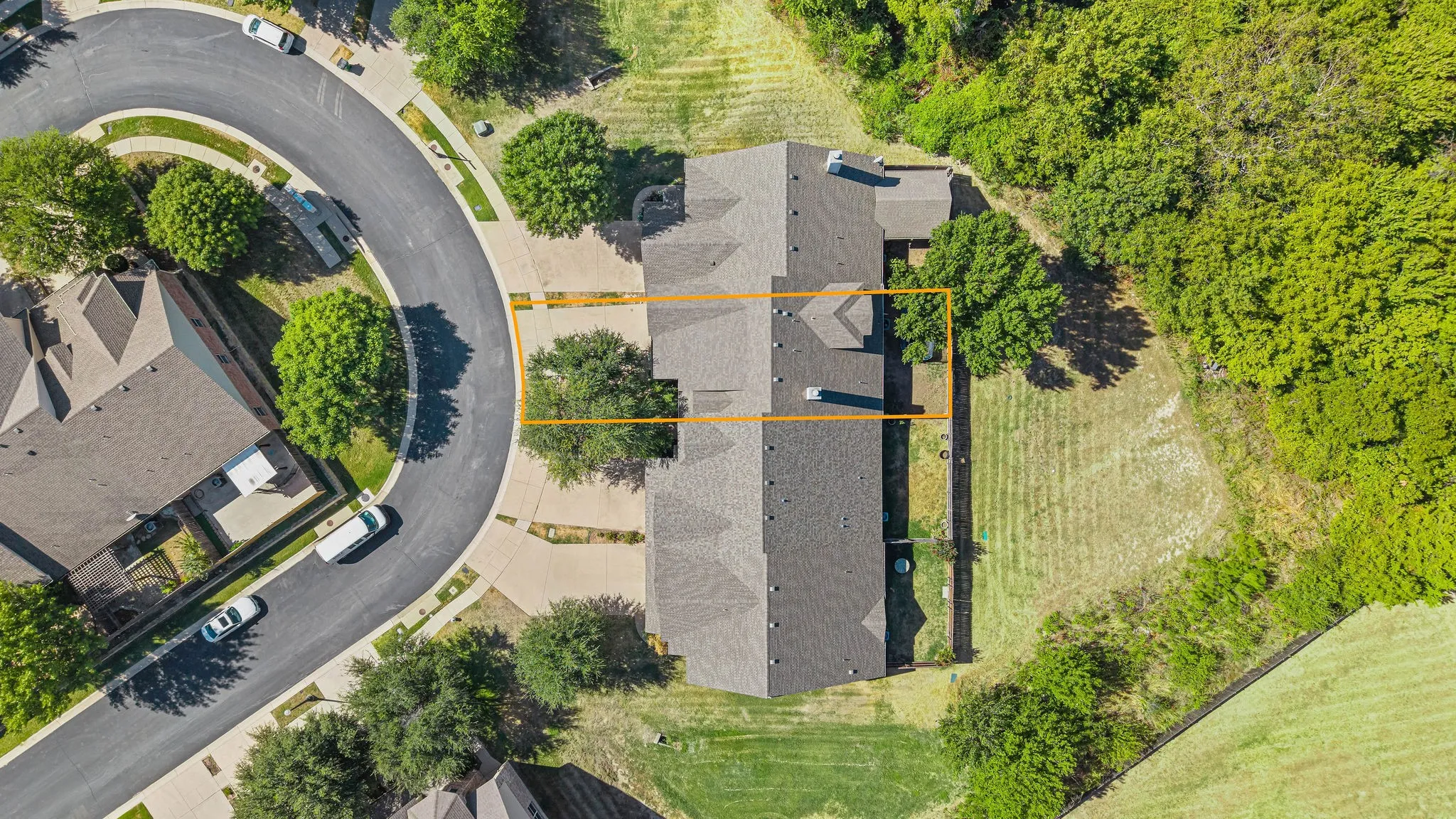 Townhouse For Sale in Wise County , 370 Greathouse Village, Decatur, Texas 76234, 4 Bedroom, 4 Bathroom, 2 Garage spaces, 2,027 Sqft, built in 2008, mls#21388479, Real Estate Agent in Decatur, Homes For Sale in Wise county, Homes For Sale in Decatur, Realtor in Decatur Texas, Real Estate Brokerage Independent Realty Texas, Luminita Cordes Realtor