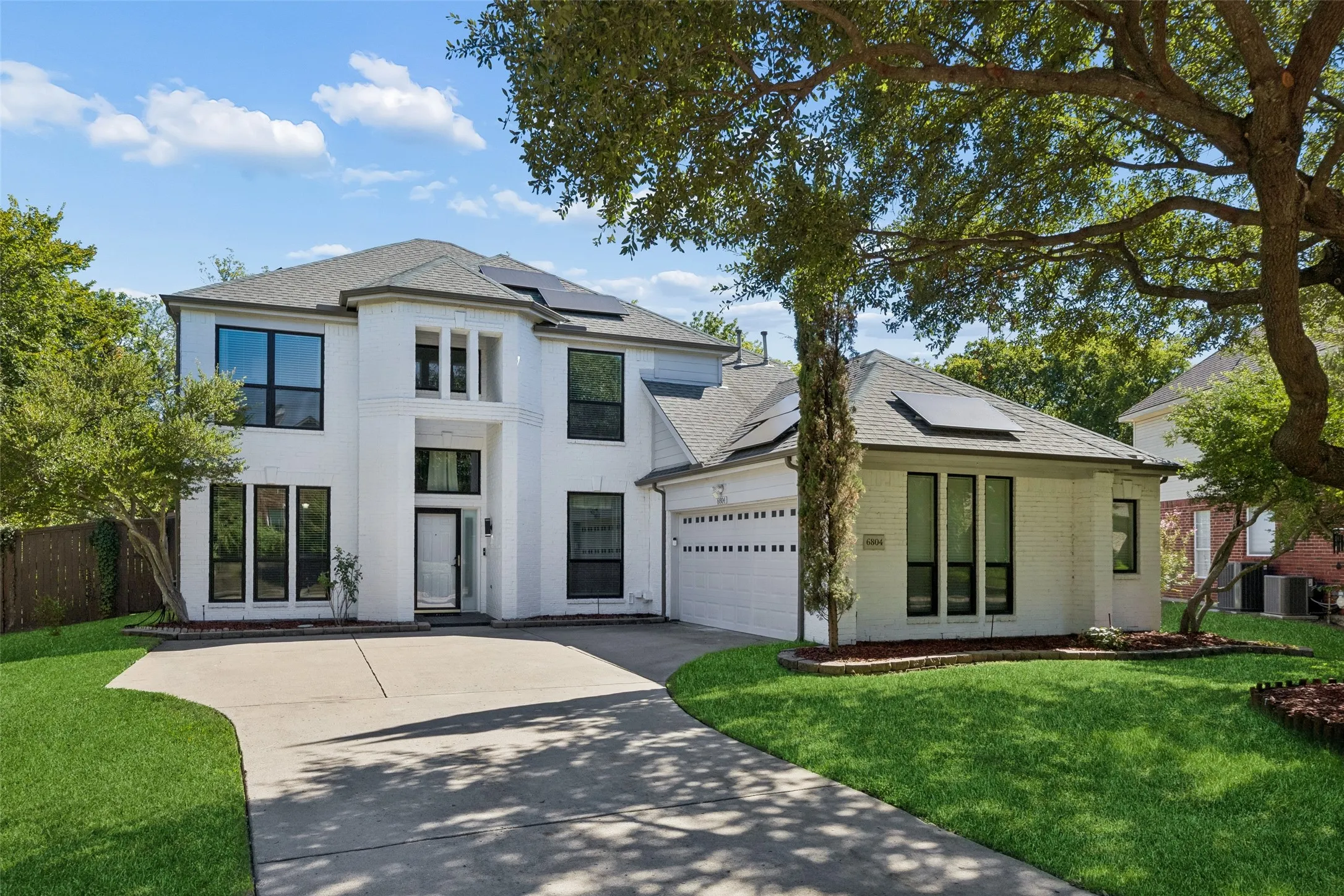 Single Family Residence For Sale in Collin County , 6804 Nottoway Lane, Plano, Texas 75074, 4 Bedroom, 4 Bathroom, 2 Garage spaces, 2,858 Sqft, built in 2000, mls#21389994, Real Estate Agent in Plano, Homes For Sale in Collin county, Homes For Sale in Plano, Realtor in Plano Texas, Real Estate Brokerage Independent Realty Texas, Luminita Cordes Realtor