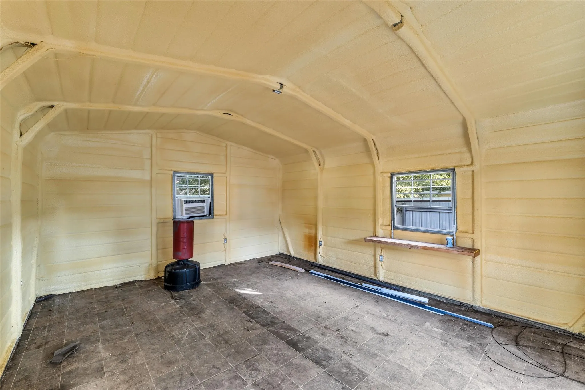 Single Family Residence For Sale in Mc Lennan County , 5110 Inwood Drive, Beverly Hills, Texas 76711, 3 Bedroom, 2 Bathroom, Garage spaces, 1,101 Sqft, built in 1963, mls#21384456, Real Estate Agent in Beverly Hills, Homes For Sale in Mc Lennan county, Homes For Sale in Beverly Hills, Realtor in Beverly Hills Texas, Real Estate Brokerage Independent Realty Texas, Luminita Cordes Realtor