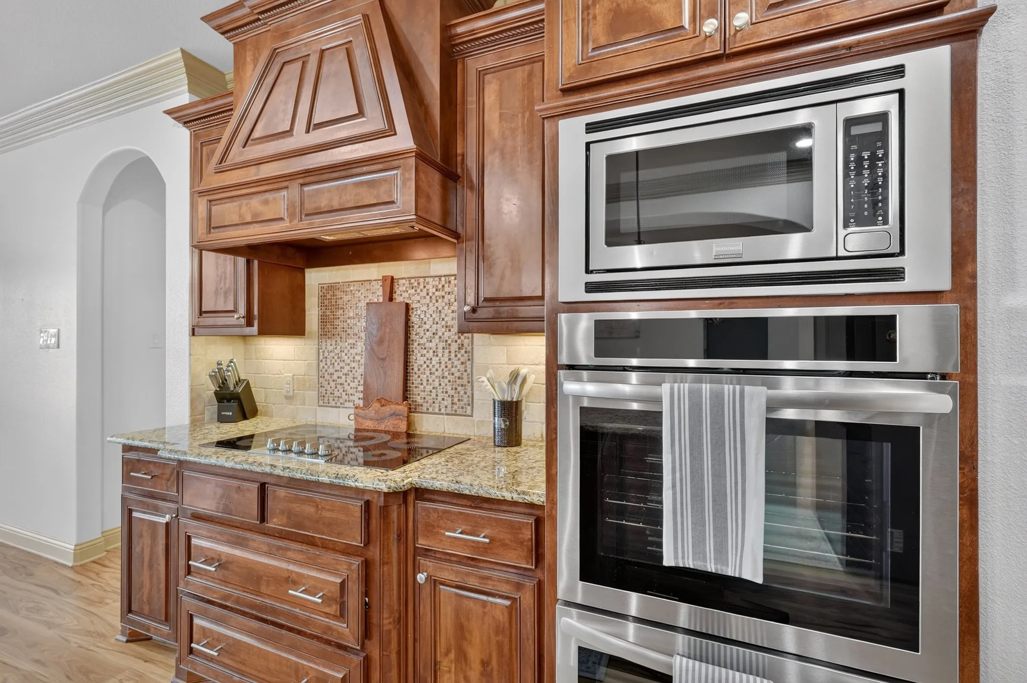 Single Family Residence For Sale in Kaufman County , 15110 Rutledge Lane, Talty, Texas 75126, 4 Bedroom, 4 Bathroom, 4 Garage spaces, 3,179 Sqft, built in 2014, mls#21389787, Real Estate Agent in Talty, Homes For Sale in Kaufman county, Homes For Sale in Talty, Realtor in Talty Texas, Real Estate Brokerage Independent Realty Texas, Luminita Cordes Realtor