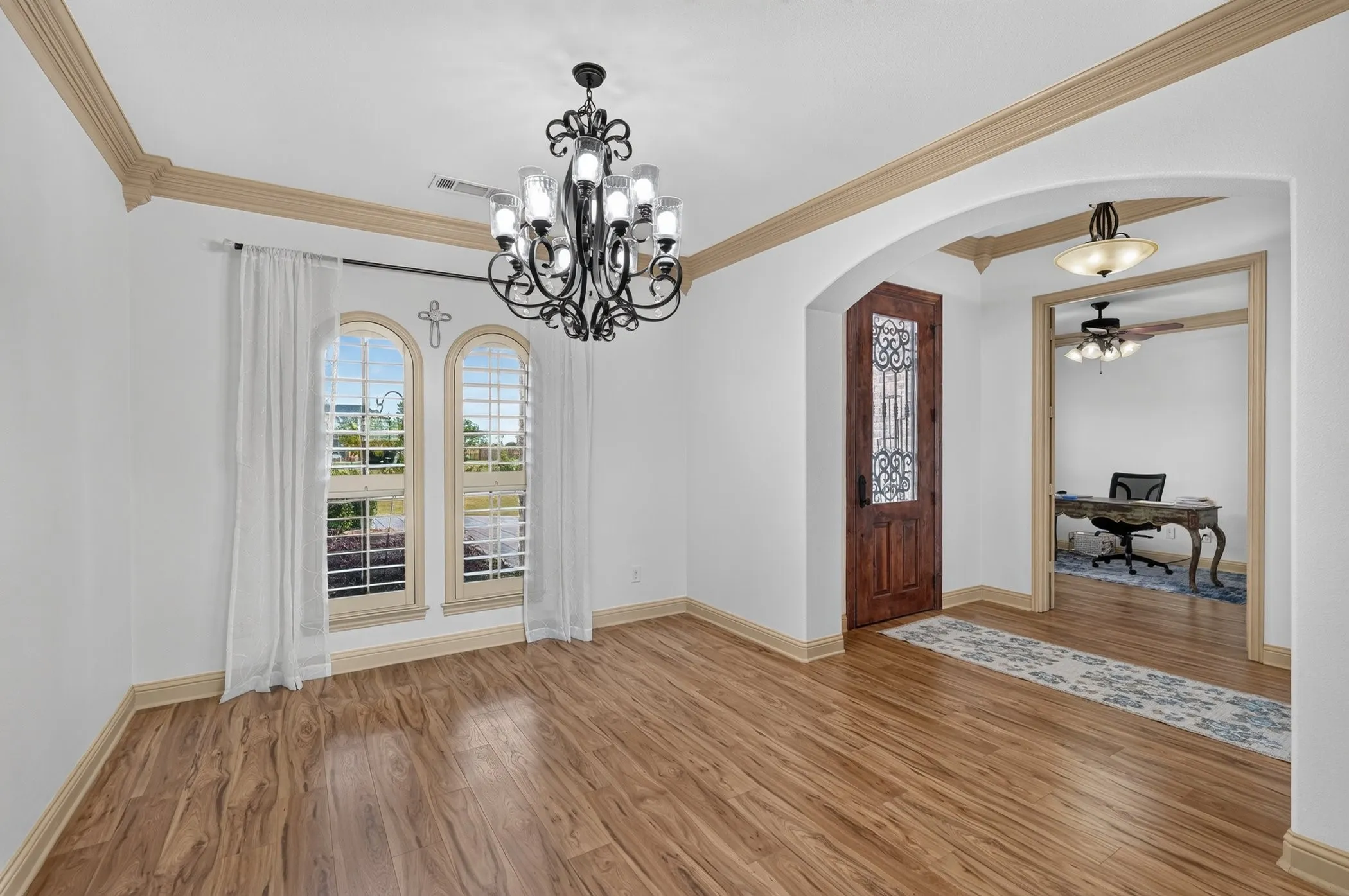 Single Family Residence For Sale in Kaufman County , 15110 Rutledge Lane, Talty, Texas 75126, 4 Bedroom, 4 Bathroom, 4 Garage spaces, 3,179 Sqft, built in 2014, mls#21389787, Real Estate Agent in Talty, Homes For Sale in Kaufman county, Homes For Sale in Talty, Realtor in Talty Texas, Real Estate Brokerage Independent Realty Texas, Luminita Cordes Realtor