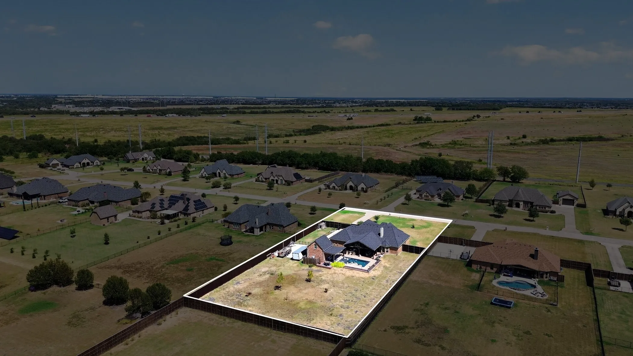 Single Family Residence For Sale in Kaufman County , 15110 Rutledge Lane, Talty, Texas 75126, 4 Bedroom, 4 Bathroom, 4 Garage spaces, 3,179 Sqft, built in 2014, mls#21389787, Real Estate Agent in Talty, Homes For Sale in Kaufman county, Homes For Sale in Talty, Realtor in Talty Texas, Real Estate Brokerage Independent Realty Texas, Luminita Cordes Realtor